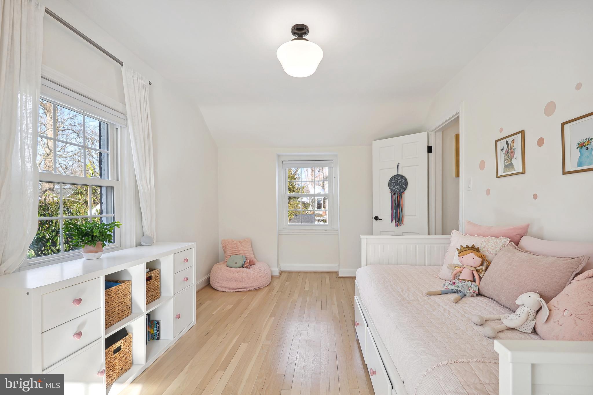 WOODACRES - Residential