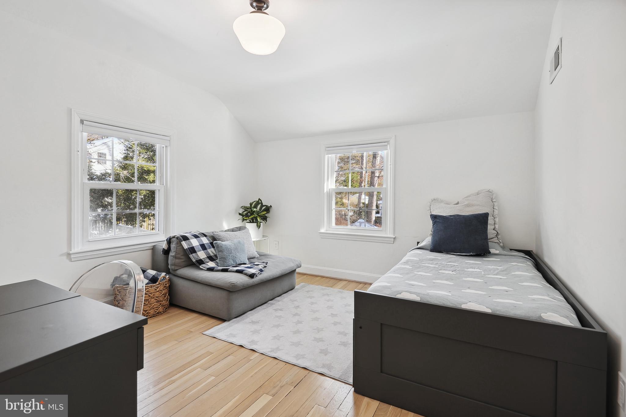 WOODACRES - Residential