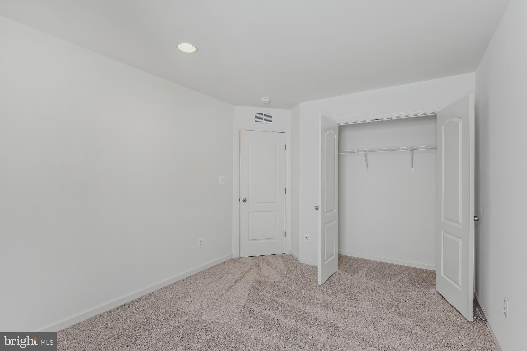 OVERLOOK AT RIVERSIDE - Residential Lease