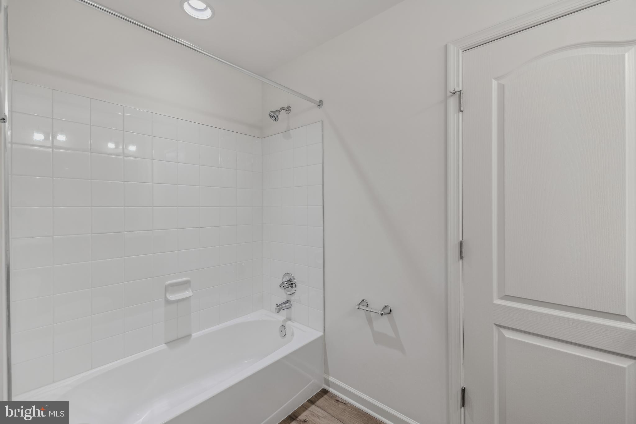 OVERLOOK AT RIVERSIDE - Residential Lease