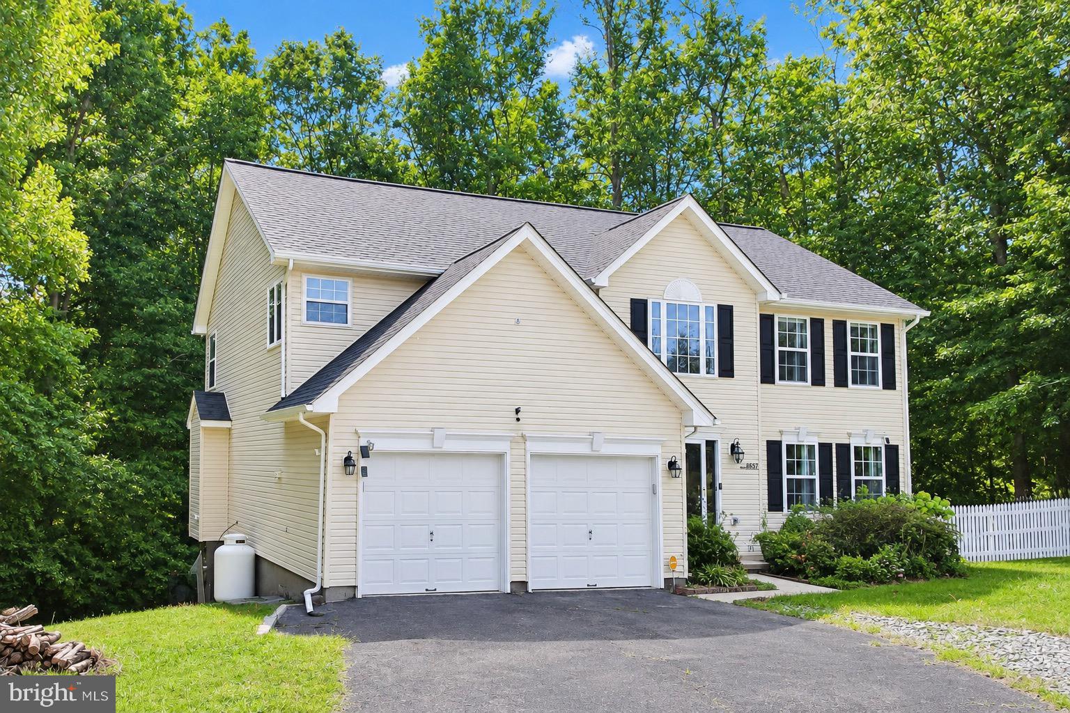 6157 TROTTERS GLEN DRIVE