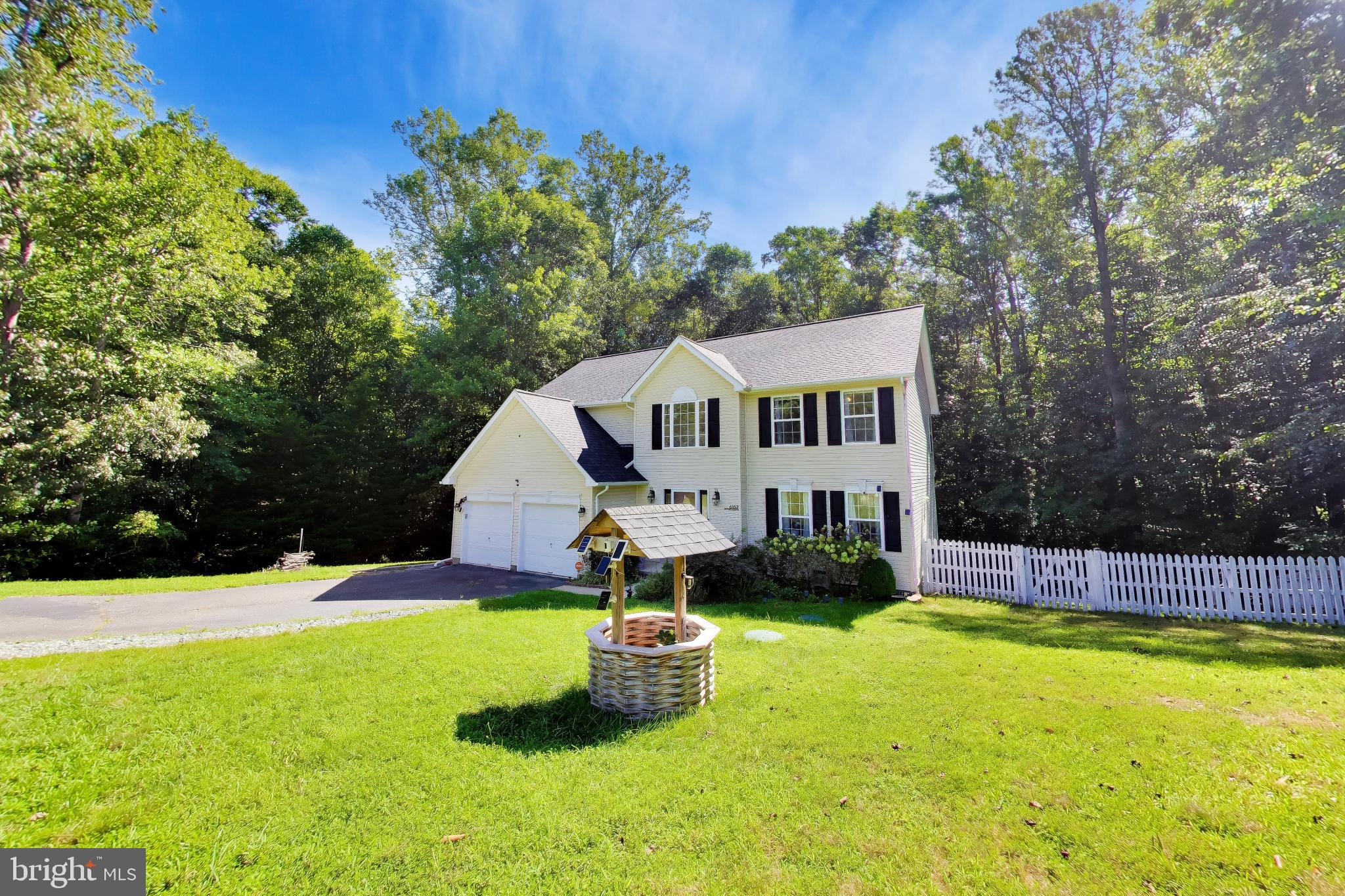 6157 TROTTERS GLEN DRIVE