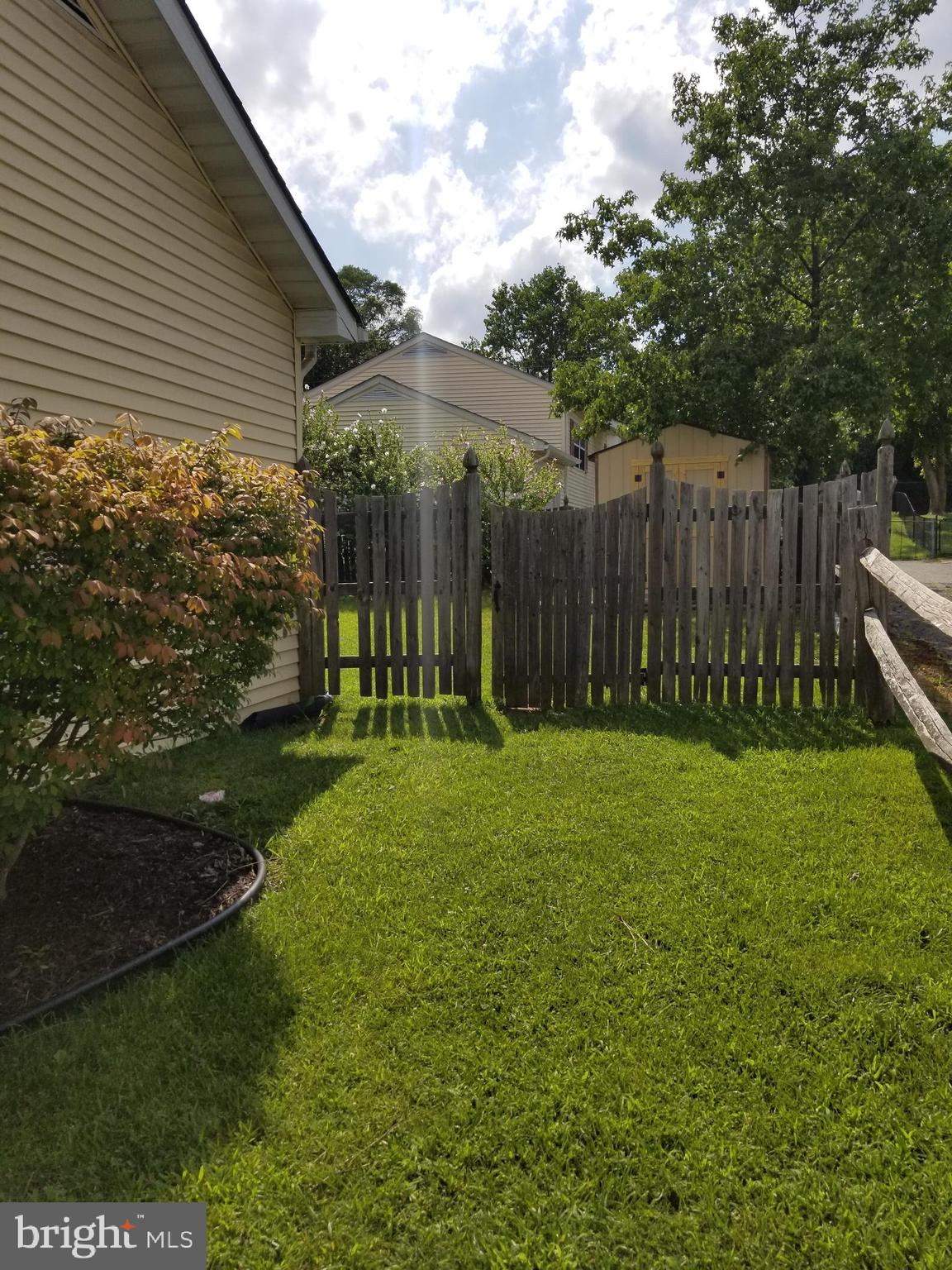 VAN DYKE MANOR - Residential