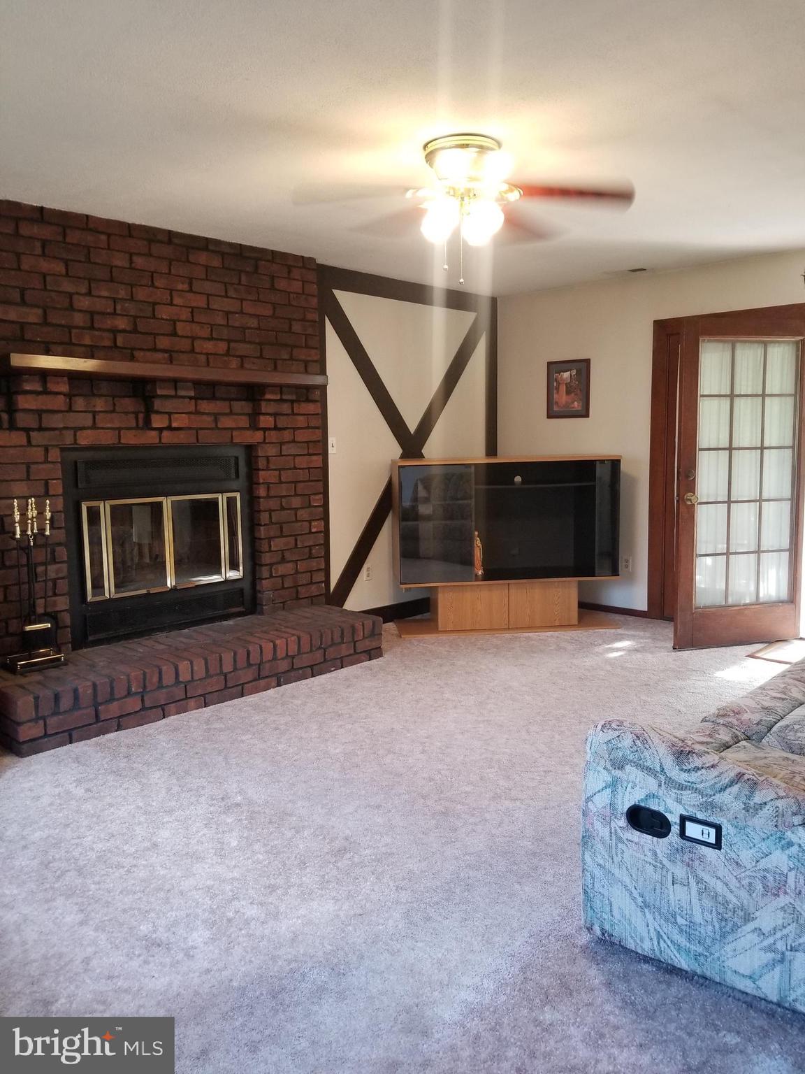 VAN DYKE MANOR - Residential