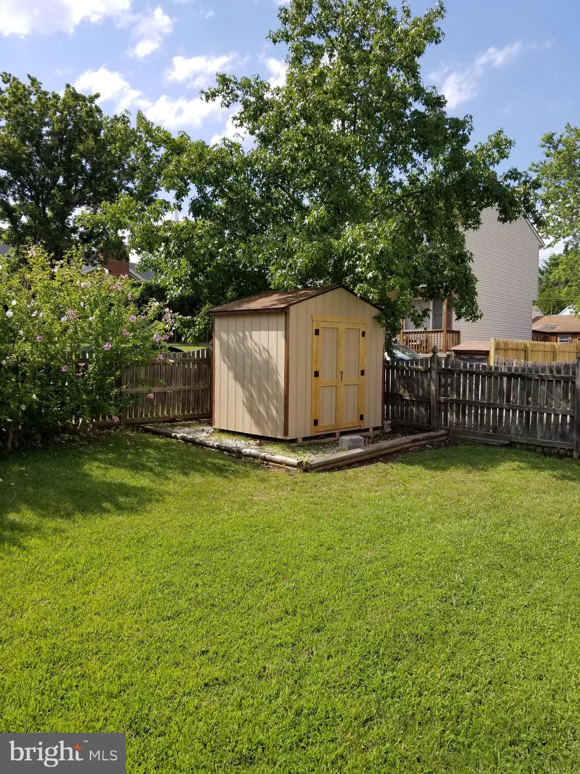 VAN DYKE MANOR - Residential