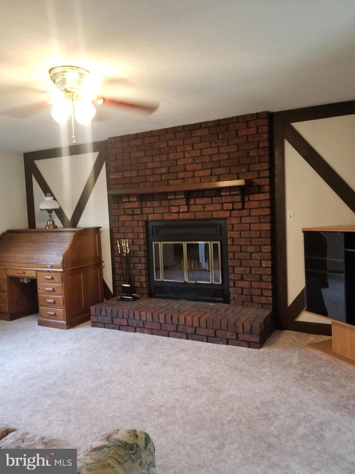 VAN DYKE MANOR - Residential