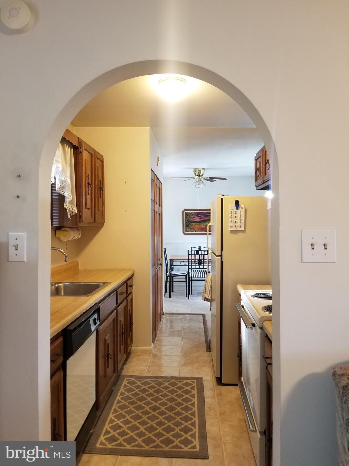 VAN DYKE MANOR - Residential