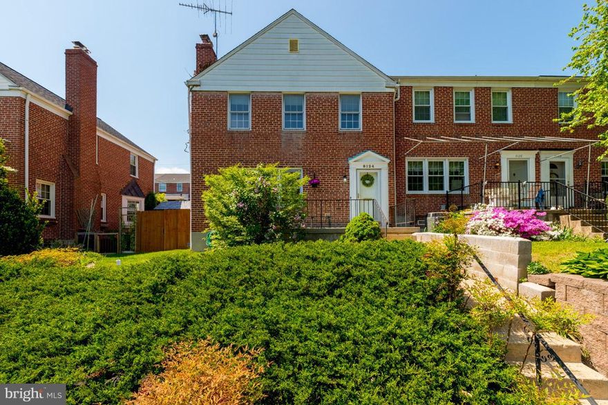 RARELY AVAILABLE EOG HOME ON QUIET STREET IN LR VILLAGE! MOVE RIGHT IN TO THIS SUN DRENCHED HOME, FRESHLY PAINTED W/ BEAUTIFUL WOOD FLOORS THRU-OUT, LARGE EAT IN KITCHEN W/ UPDATED APPLIANCES & NEW FLOORING, UPDATED HALL BATH & NICELY FINISHED BSMT FOR GREAT FAMILY ROOM/OFFICE OR GUEST ROOM. FULL BATH IN BSMT IS FUNCTIONAL IF NOT LUXURIOUS. CAC, WONDERFUL FLAT, FENCED REAR YARD. WELCOME HOME!