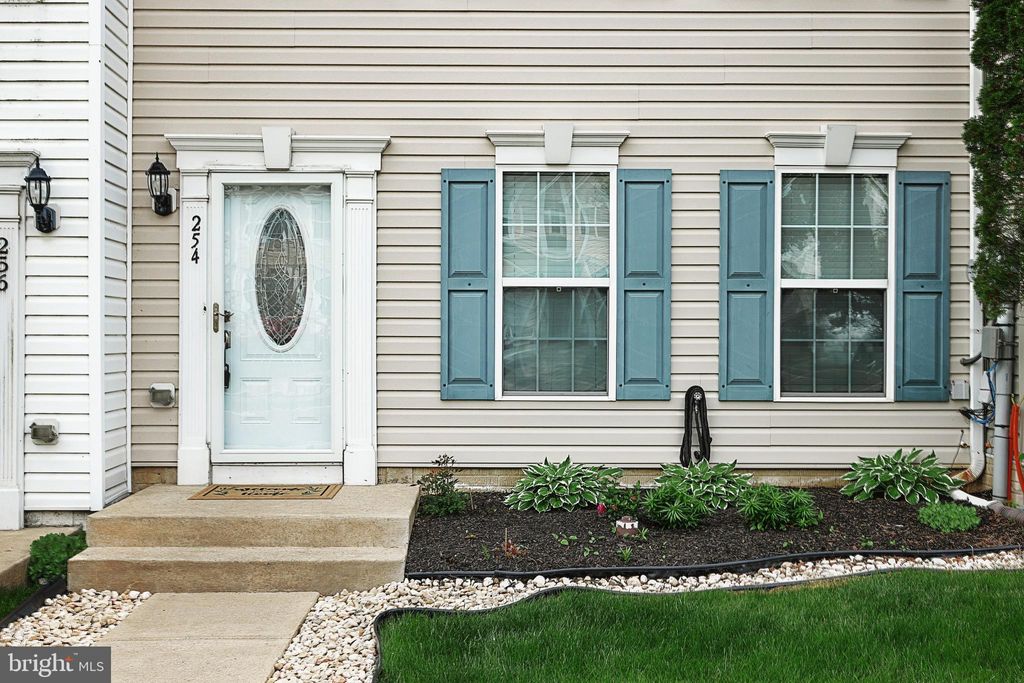 Photo of 254 KENTSHIRE DR, LANCASTER, PA 17603 (MLS # PALA2035250)