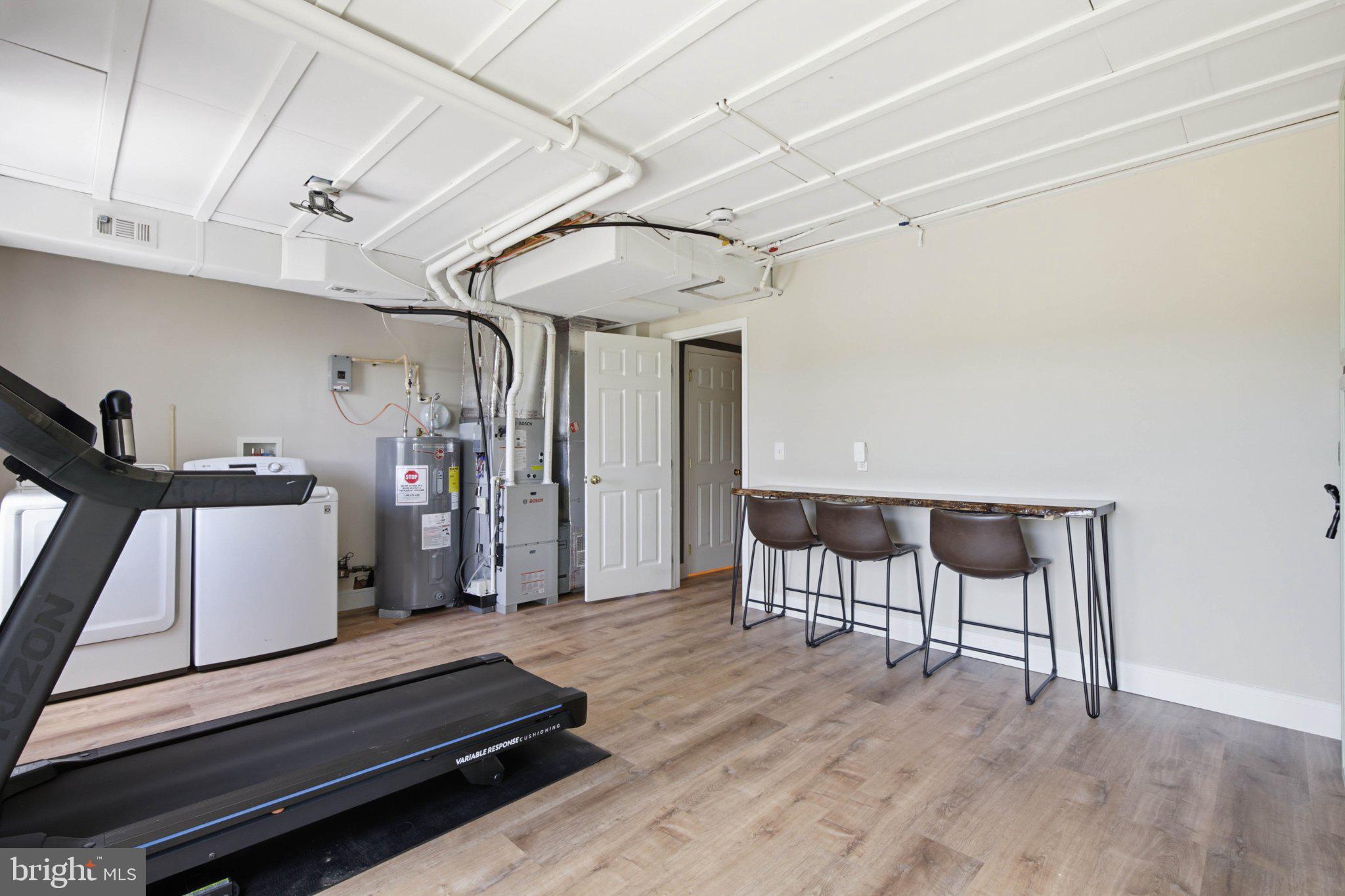 207 LAKESIDE XING