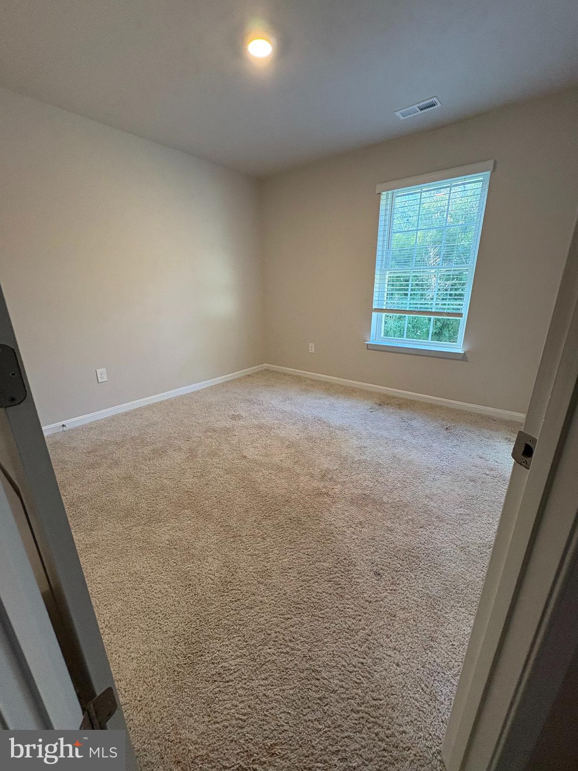 LOCUST RUN TOWNHOMES - Residential Lease