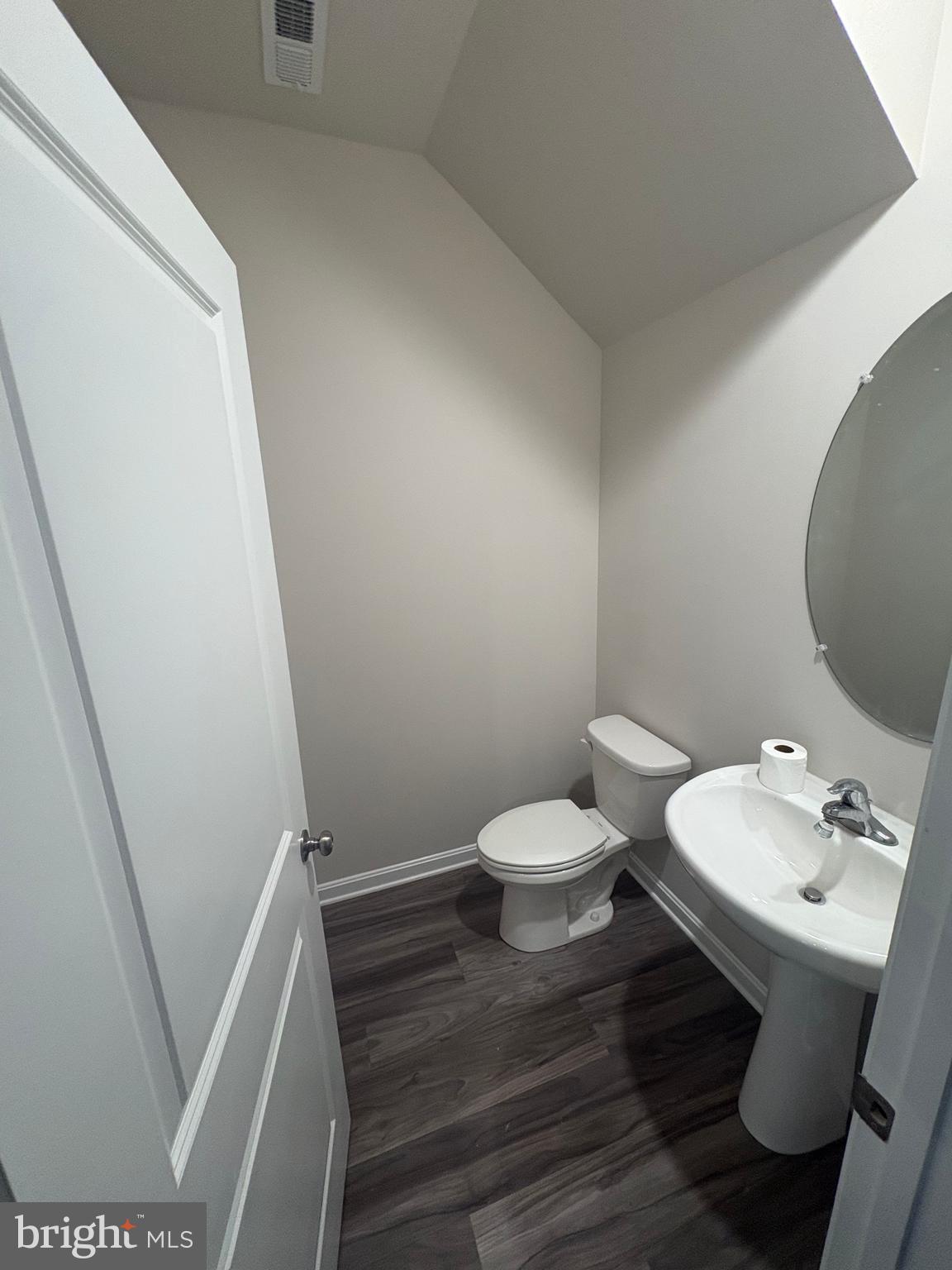 LOCUST RUN TOWNHOMES - Residential Lease