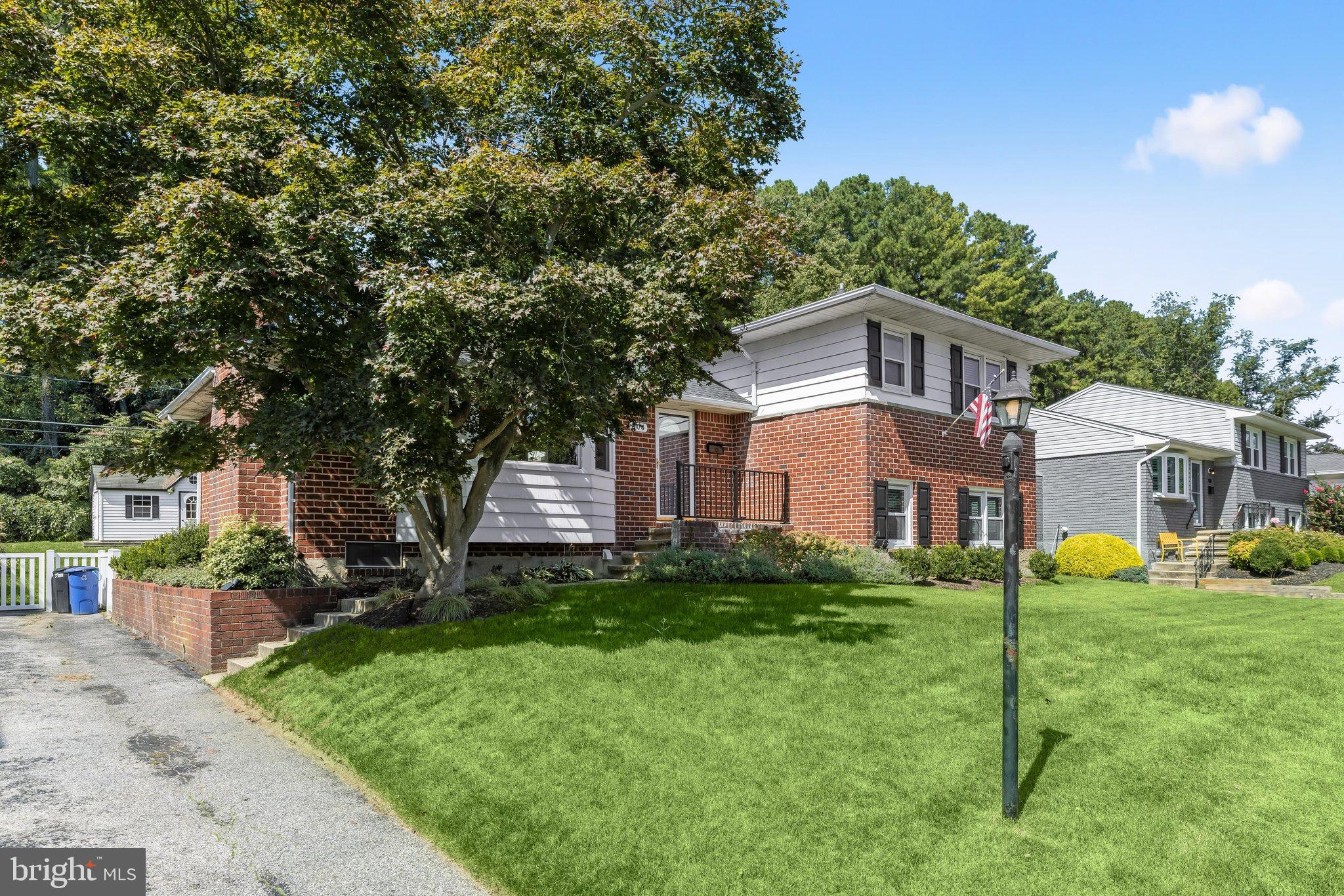 906 SOUTHWICK DRIVE