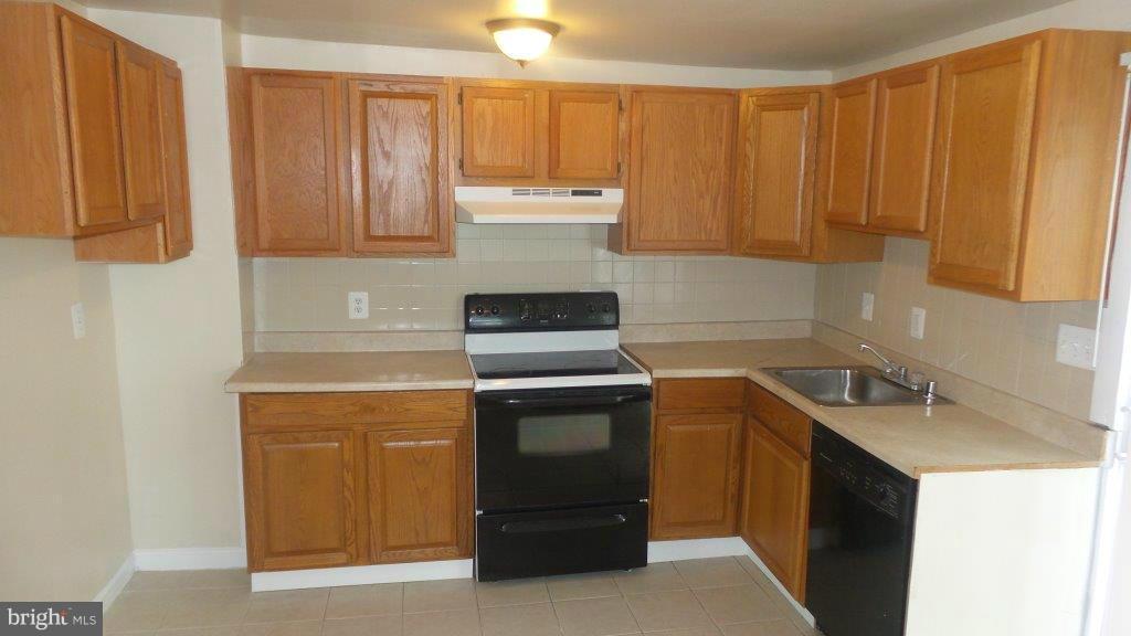 LAUREL ADDITION - Residential Lease