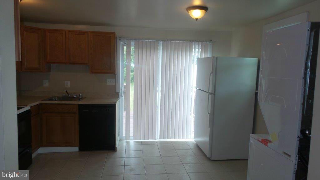 LAUREL ADDITION - Residential Lease