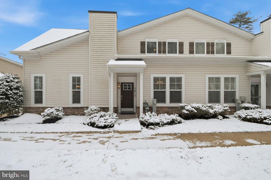 Welcome to this beautifully maintained townhouse‑style condo located in the desirable Pearman’s Overlook community. Offering the comfort of single‑family living with the convenience of low‑maintenance condo ownership, this home features a spacious, open layout designed for everyday living and effortless entertaining.  The main level boasts an inviting open living room with a gas fireplace, breakfast area, and kitchen combination, creating a bright and connected space perfect for gatherings. A formal dining room provides additional room for hosting, while a convenient powder room adds everyday practicality.  Main level laundry.  The highlight of the main level is the primary bedroom suite, complete with a private en‑suite bathroom, offering true first‑floor living. Upstairs, a generous loft provides flexible space for a home office, lounge, or play area. Two additional bedrooms and a full hall bathroom complete the upper level, making it ideal for guests, or multi‑use living.  Located just minutes from shopping, dining, and everyday conveniences, this home offers the perfect blend of comfort, accessibility, and community living. Available for a quick settlement.