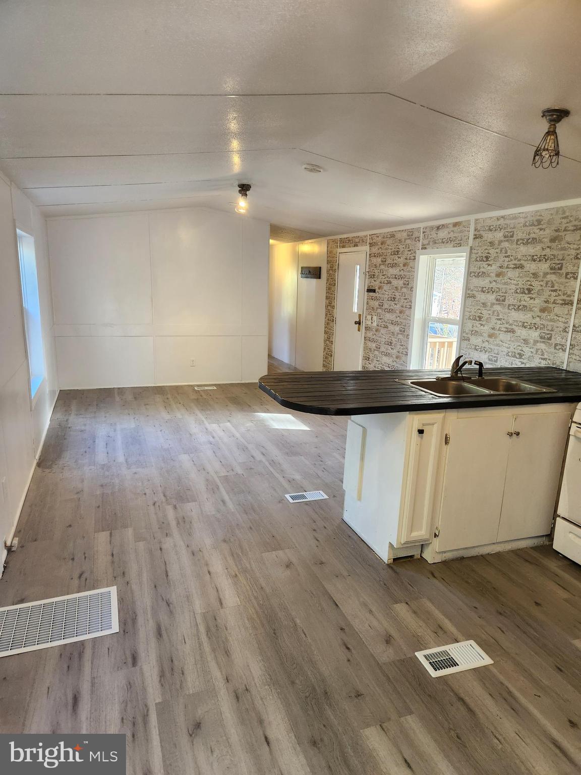 MEADOWVIEW ESTATES - Residential