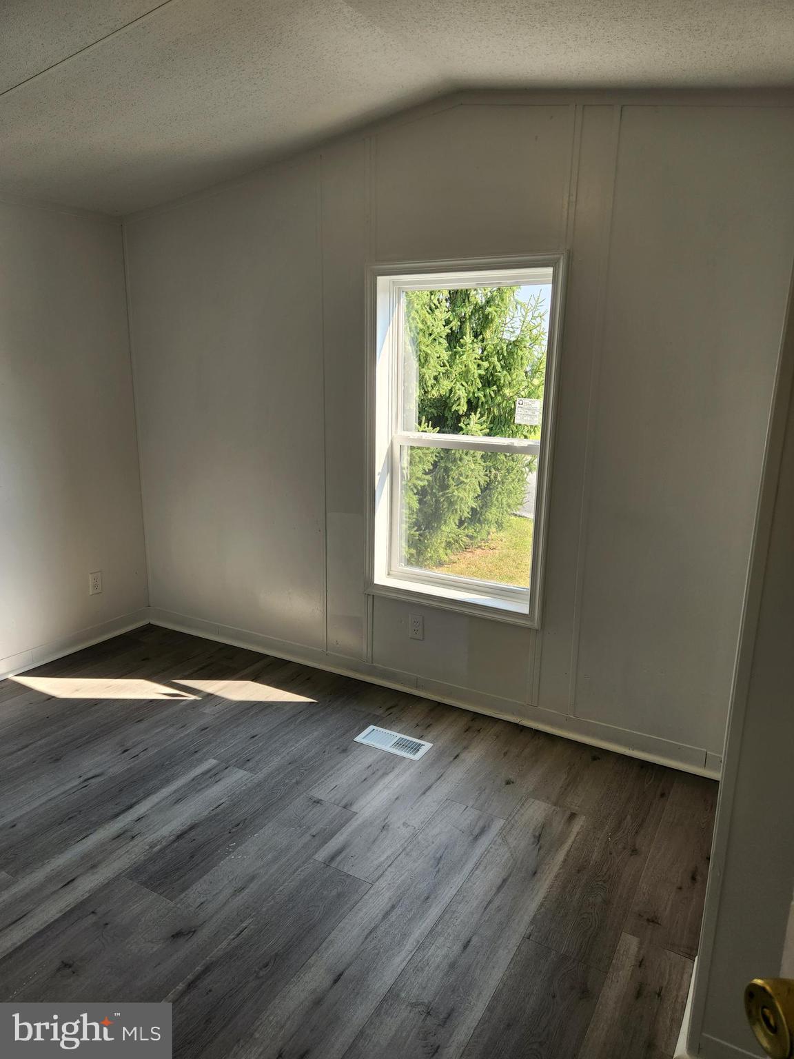 MEADOWVIEW ESTATES - Residential