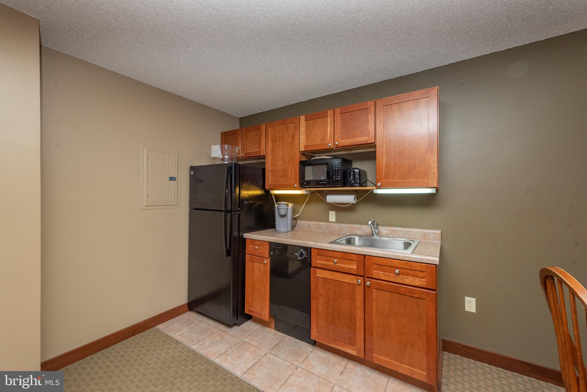 SILVER TREE SUITES - Residential