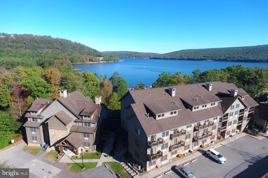 Rare Ground Level Lakefront Condo at Silver Tree Suites! Don’t miss your chance to own a true 1Bedroom unit overlooking Deep Creek Lake that walks directly out to the lake side at Silver Tree. Adjoining one of the finest establishments at the lake, you’ll love Dutch’s celebrated cuisine and outdoor Harbor Bar. Gorgeous lobby with vaulted floor to ceiling fireplaces. Amenities include Sauna, Exercise Room, Arcade and more. Established Rental grossing over $27,000 in 2023. Centrally located to state parks, marinas and Wisp Resort - Silver Tree Suites is the best way enjoy low-maintenance, stress free access to everything Deep Creek has to offer… Call today for details!