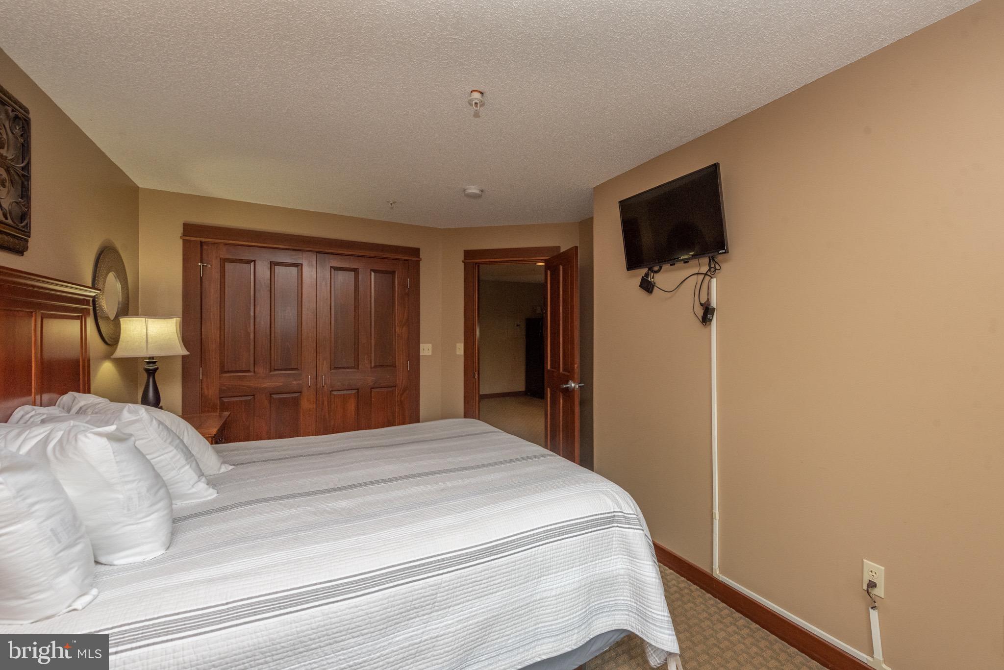 SILVER TREE SUITES - Residential