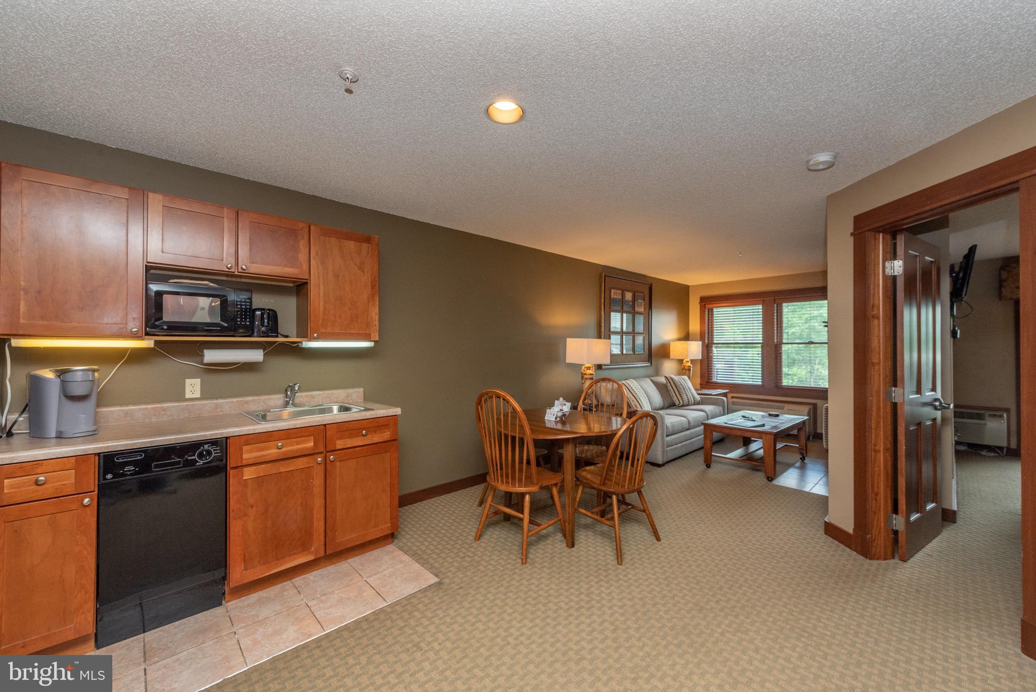 SILVER TREE SUITES - Residential