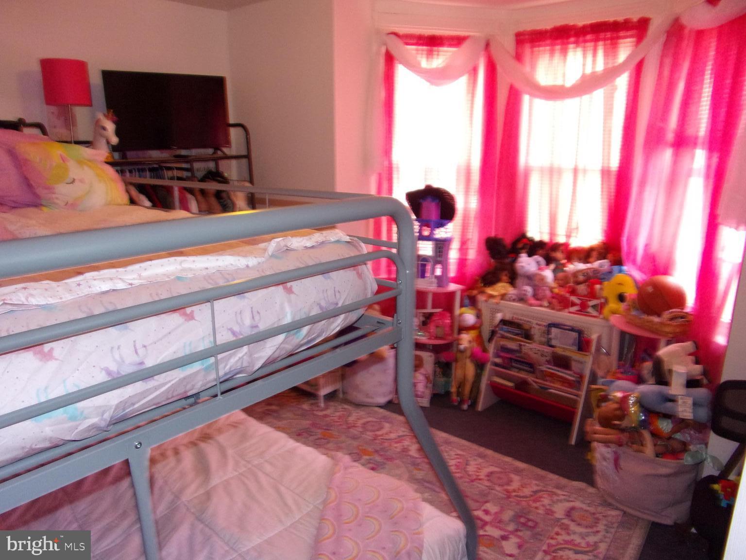 PHILADELPHIA (NORTHEAST) - Residential