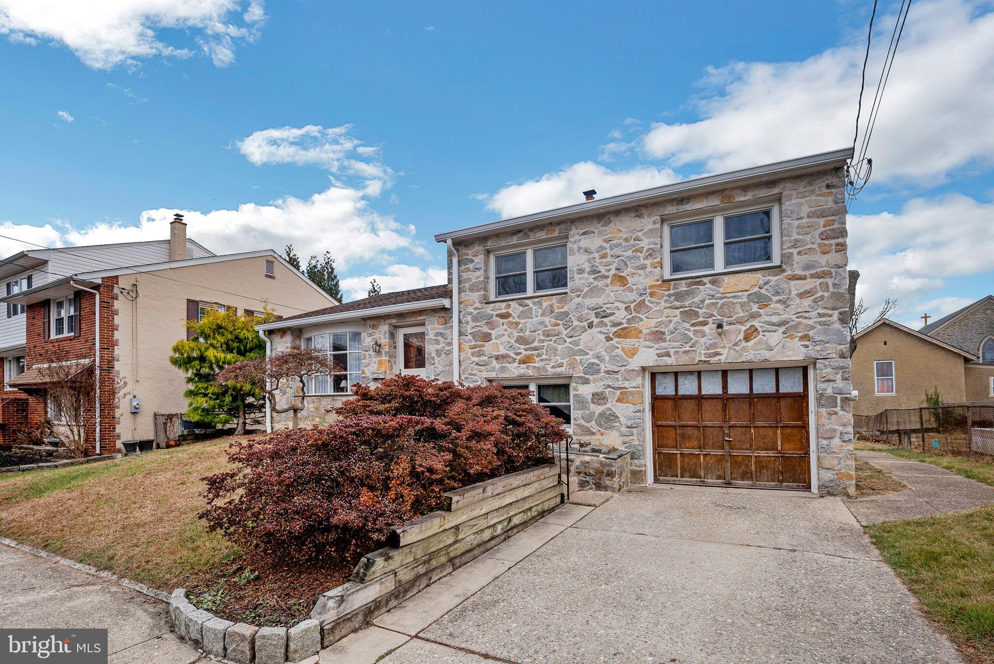 ROXBOROUGH - Residential