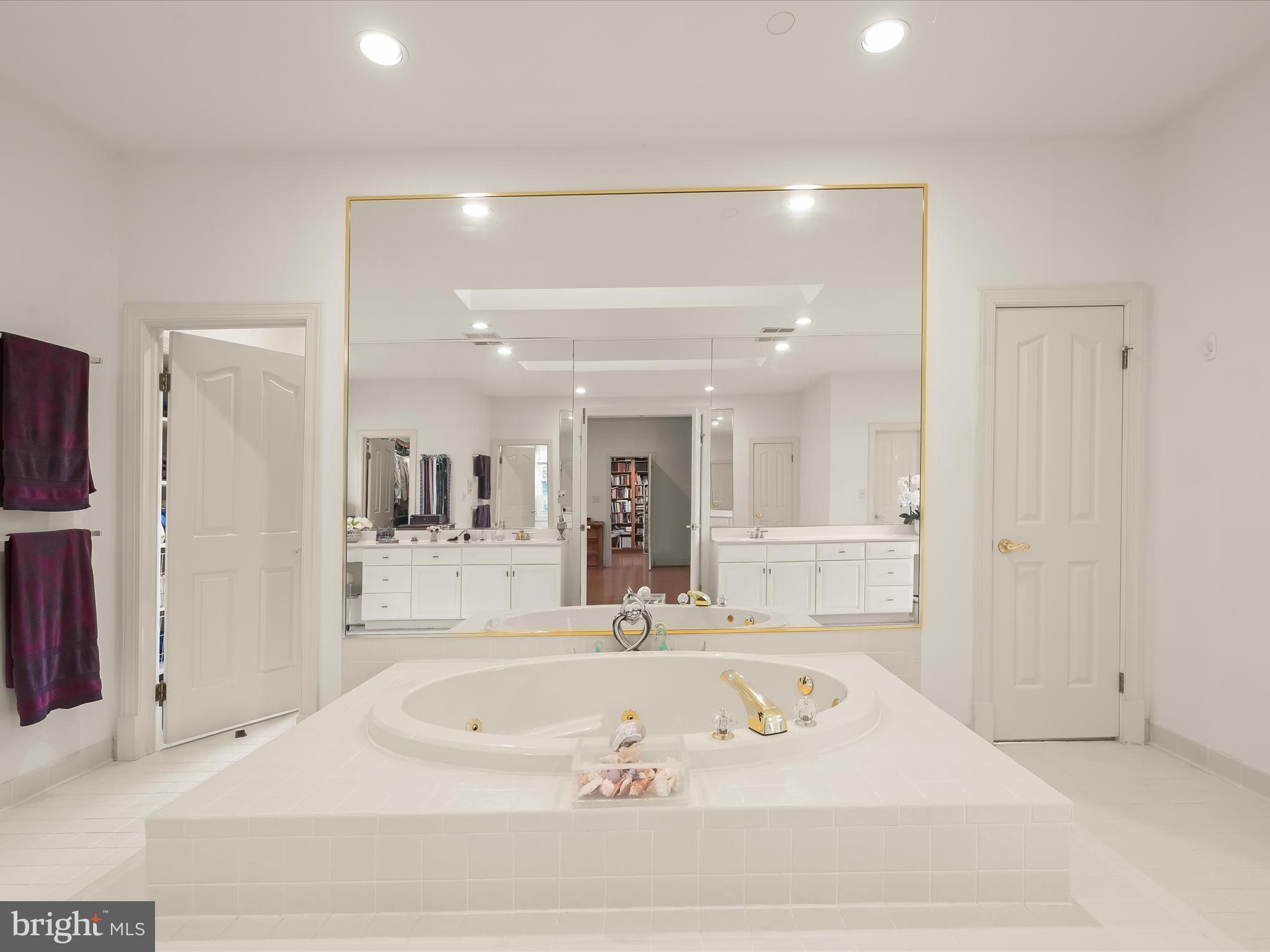 GREENHILLS FARM - Residential