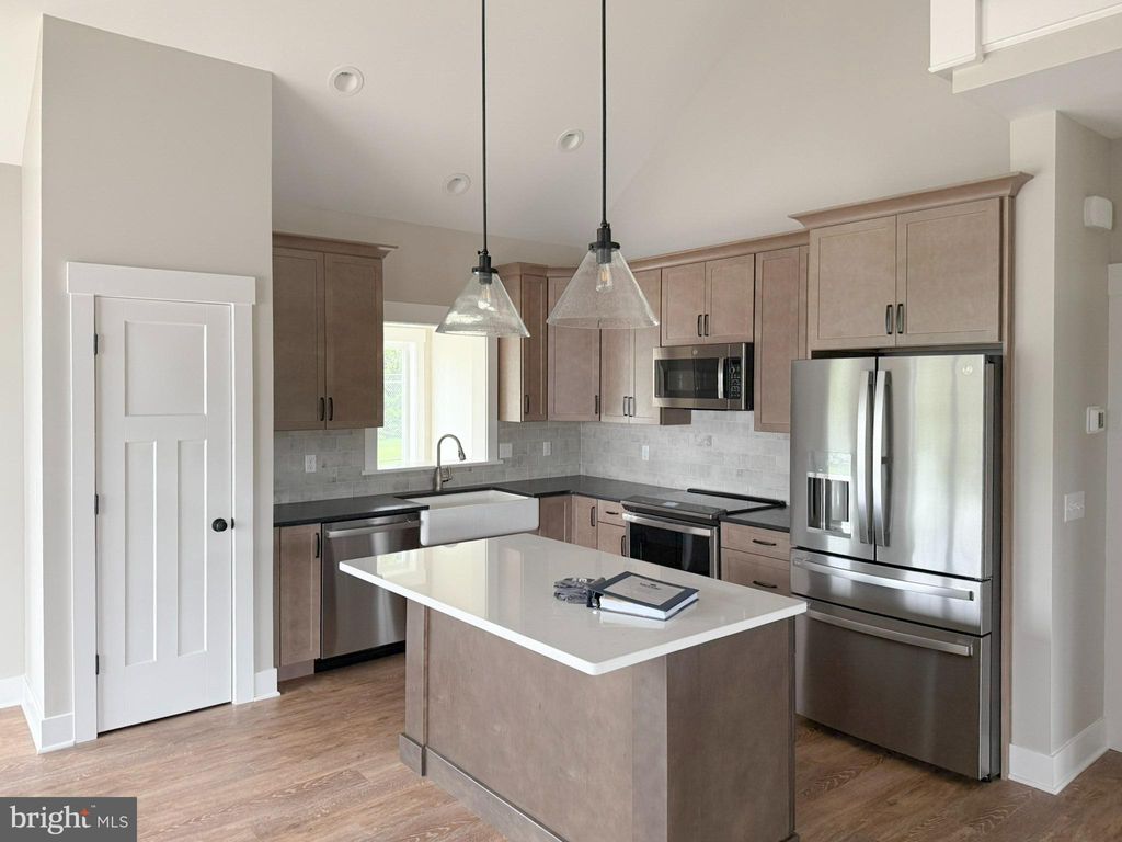 Photo of 216 Parkside Place #LOT 28, LANCASTER, PA 17602 (MLS # PALA2069838)