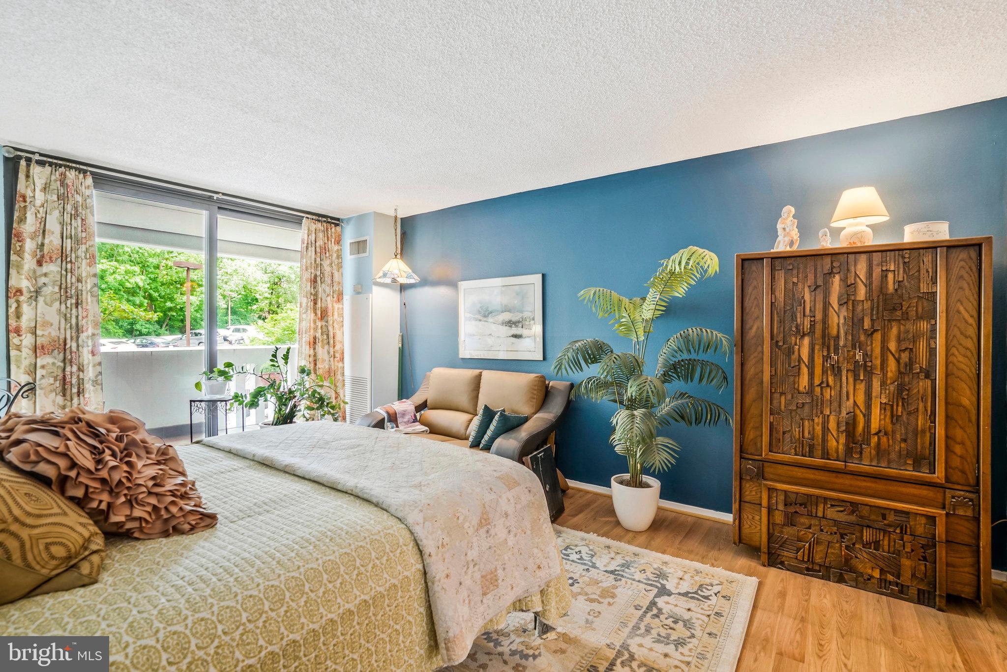 ALEXANDRIA KNOLLS - Residential