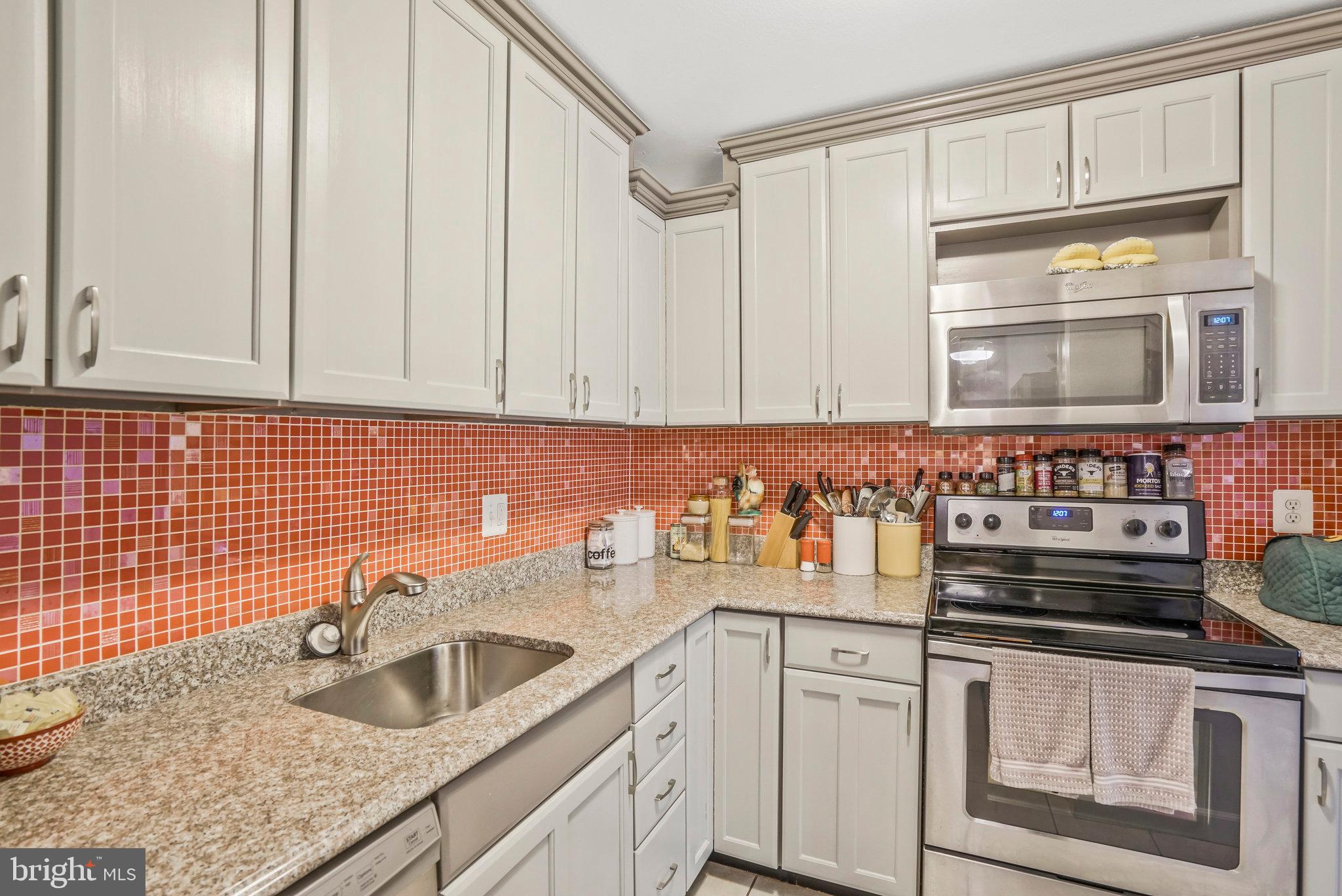 ALEXANDRIA KNOLLS - Residential