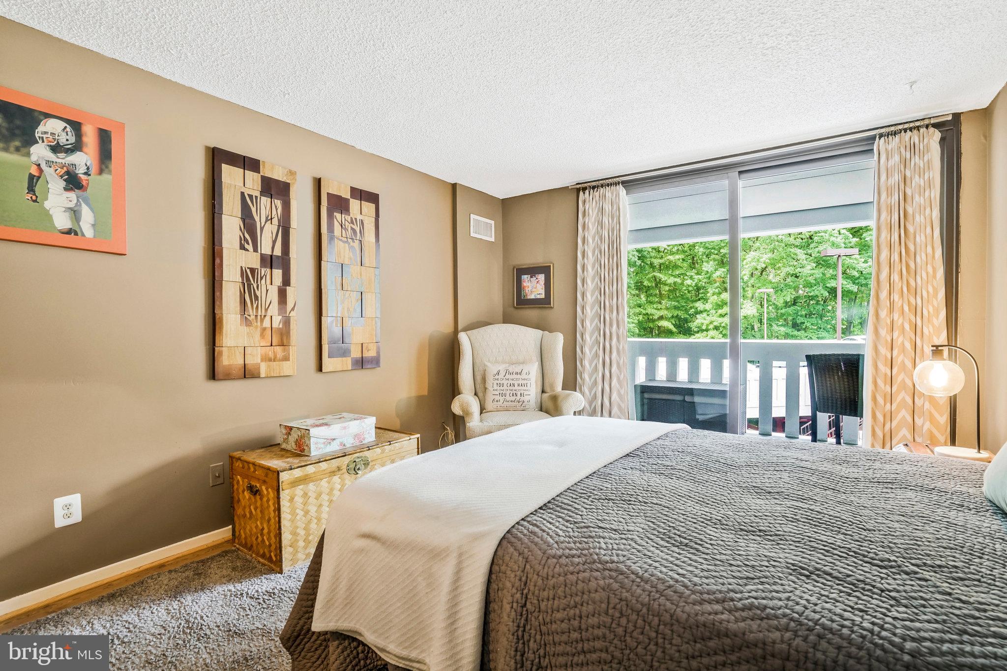 ALEXANDRIA KNOLLS - Residential