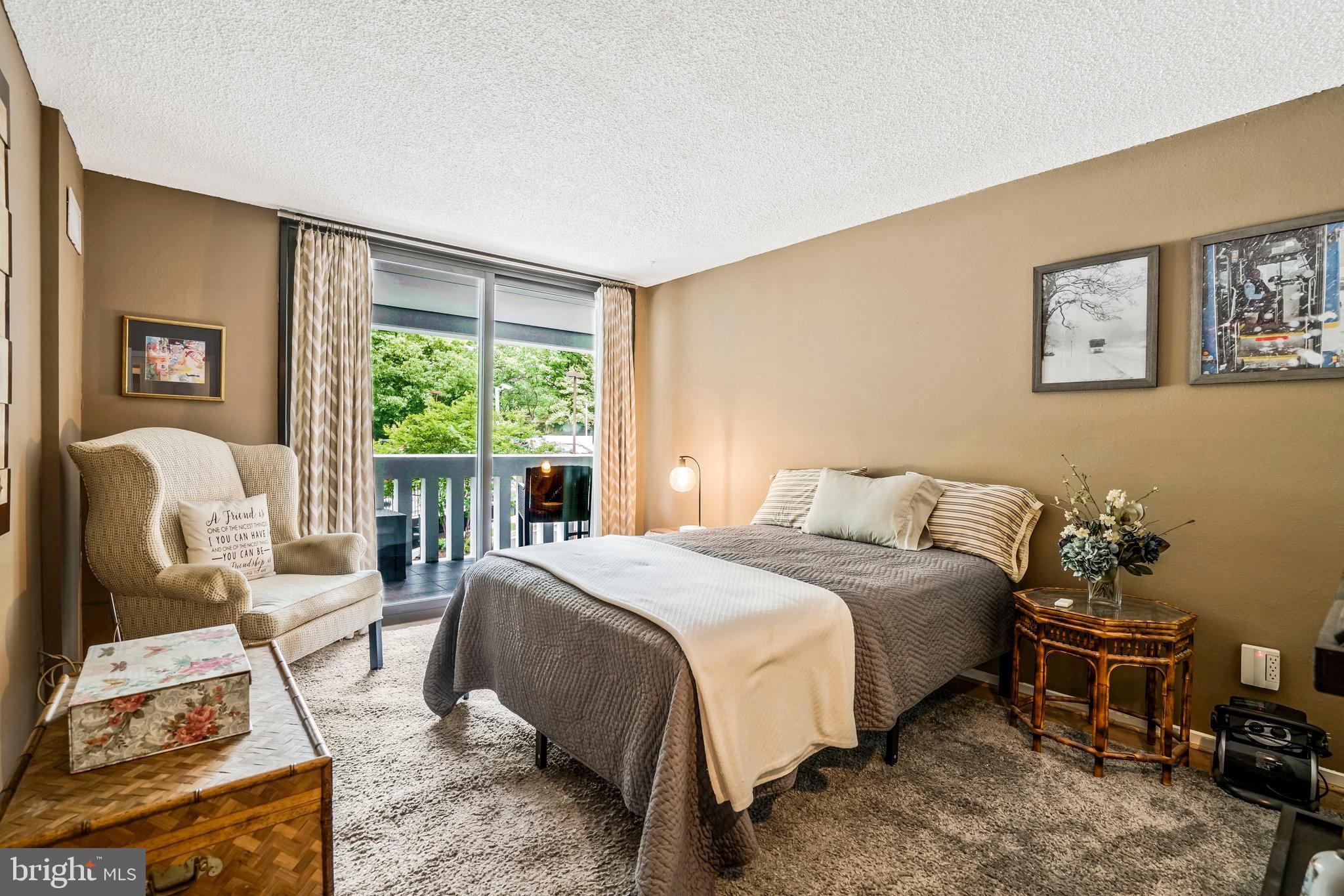 ALEXANDRIA KNOLLS - Residential