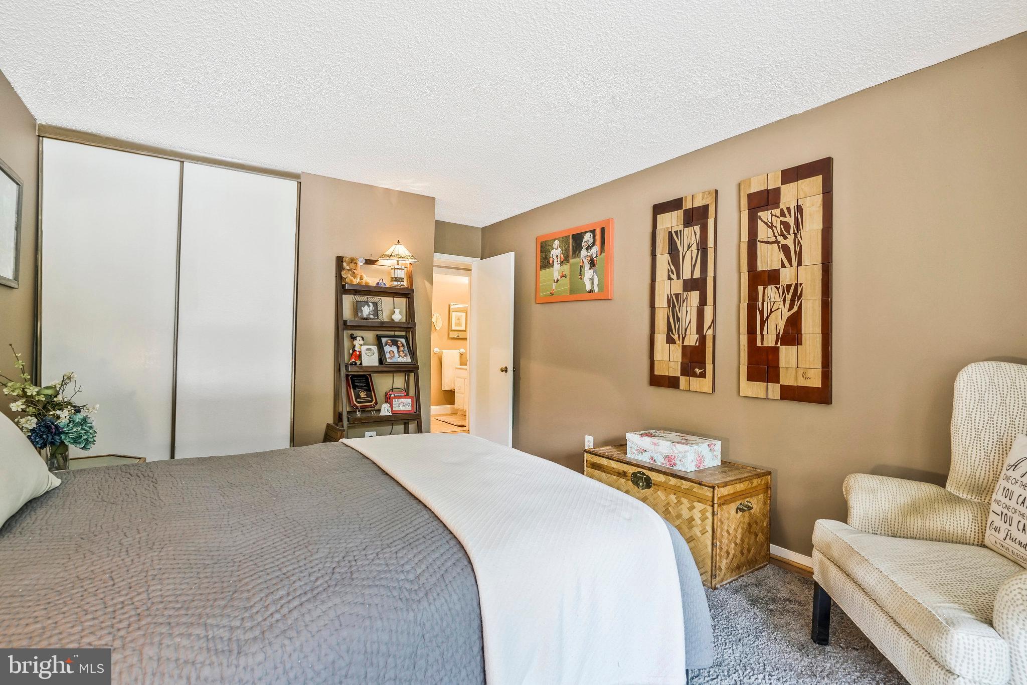 ALEXANDRIA KNOLLS - Residential