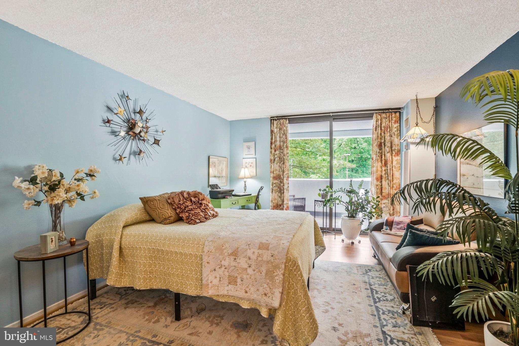 ALEXANDRIA KNOLLS - Residential