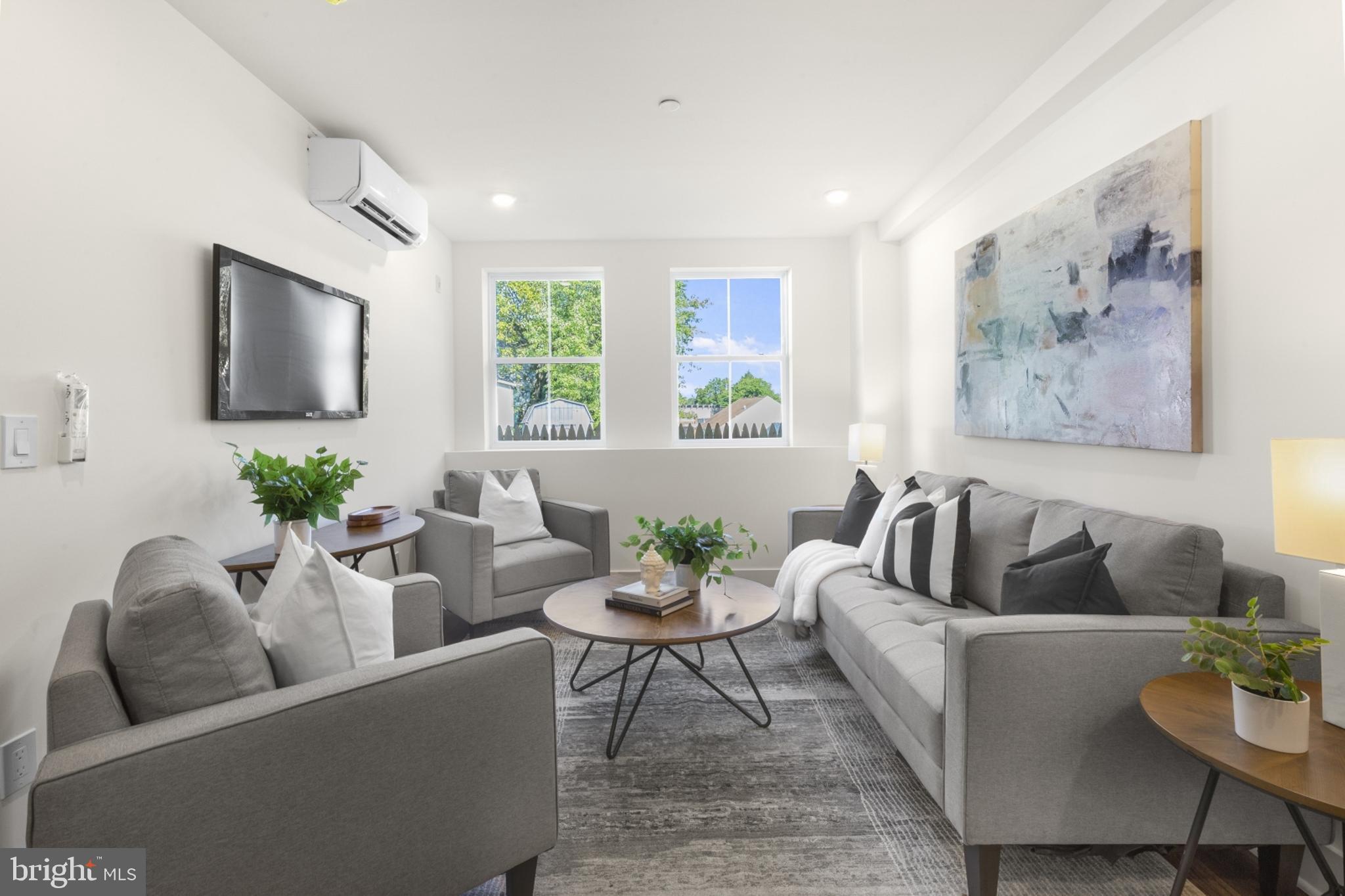 ROXBOROUGH - Residential Lease