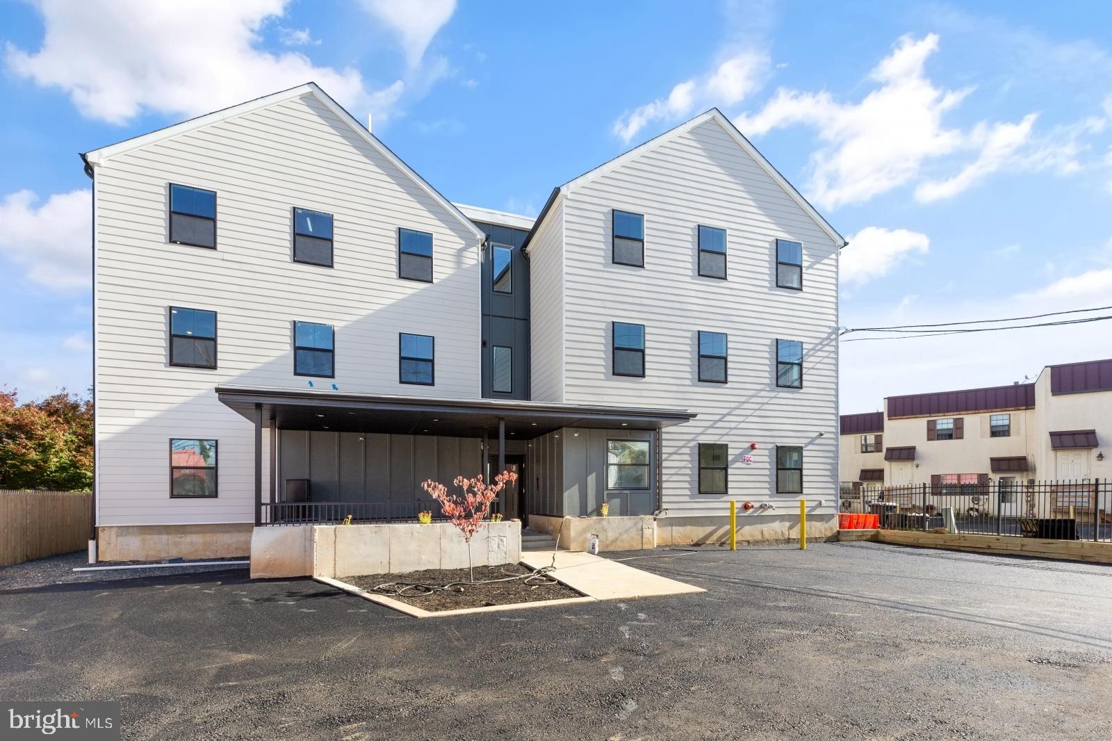 ROXBOROUGH - Residential Lease