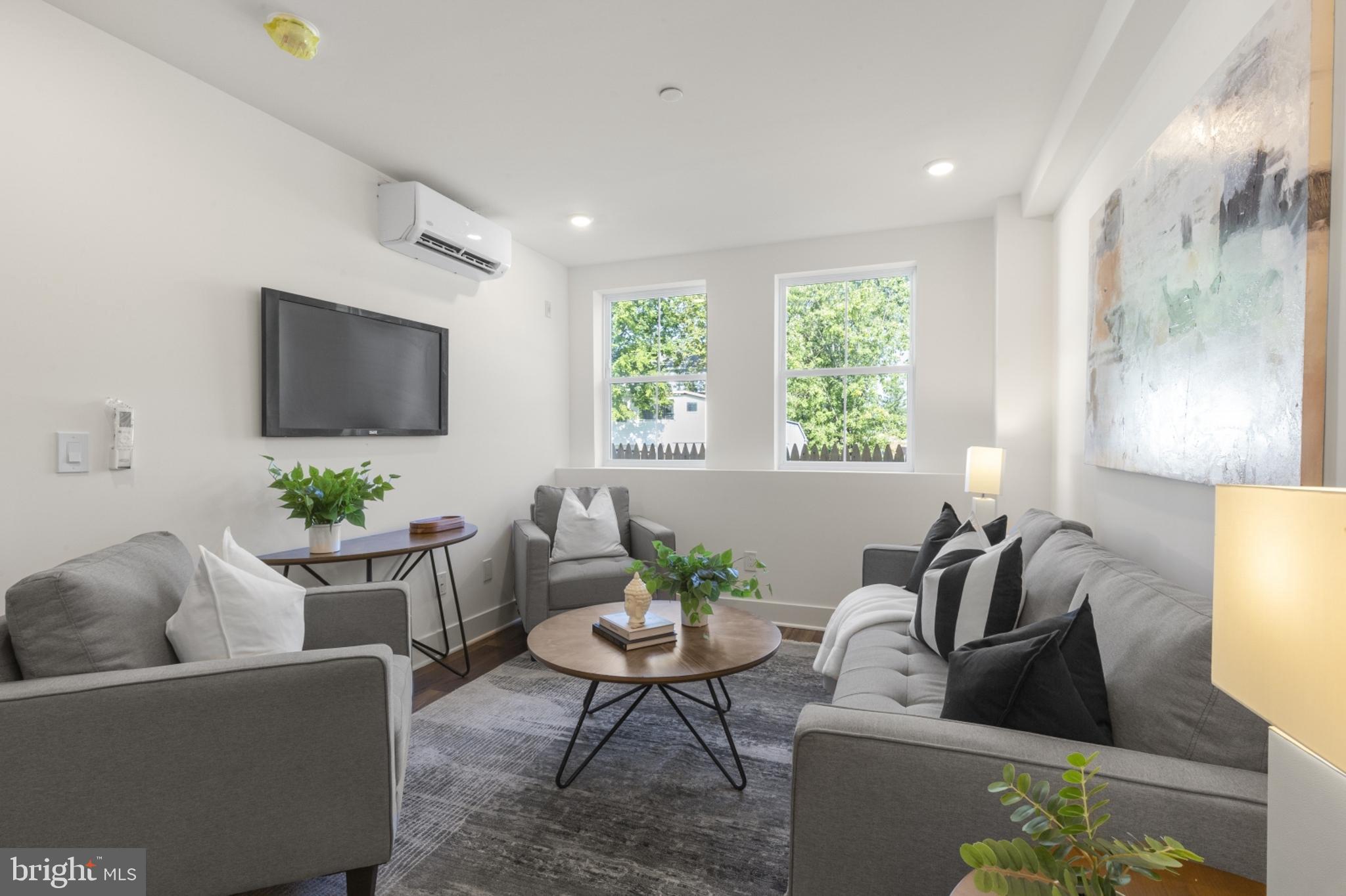 ROXBOROUGH - Residential Lease