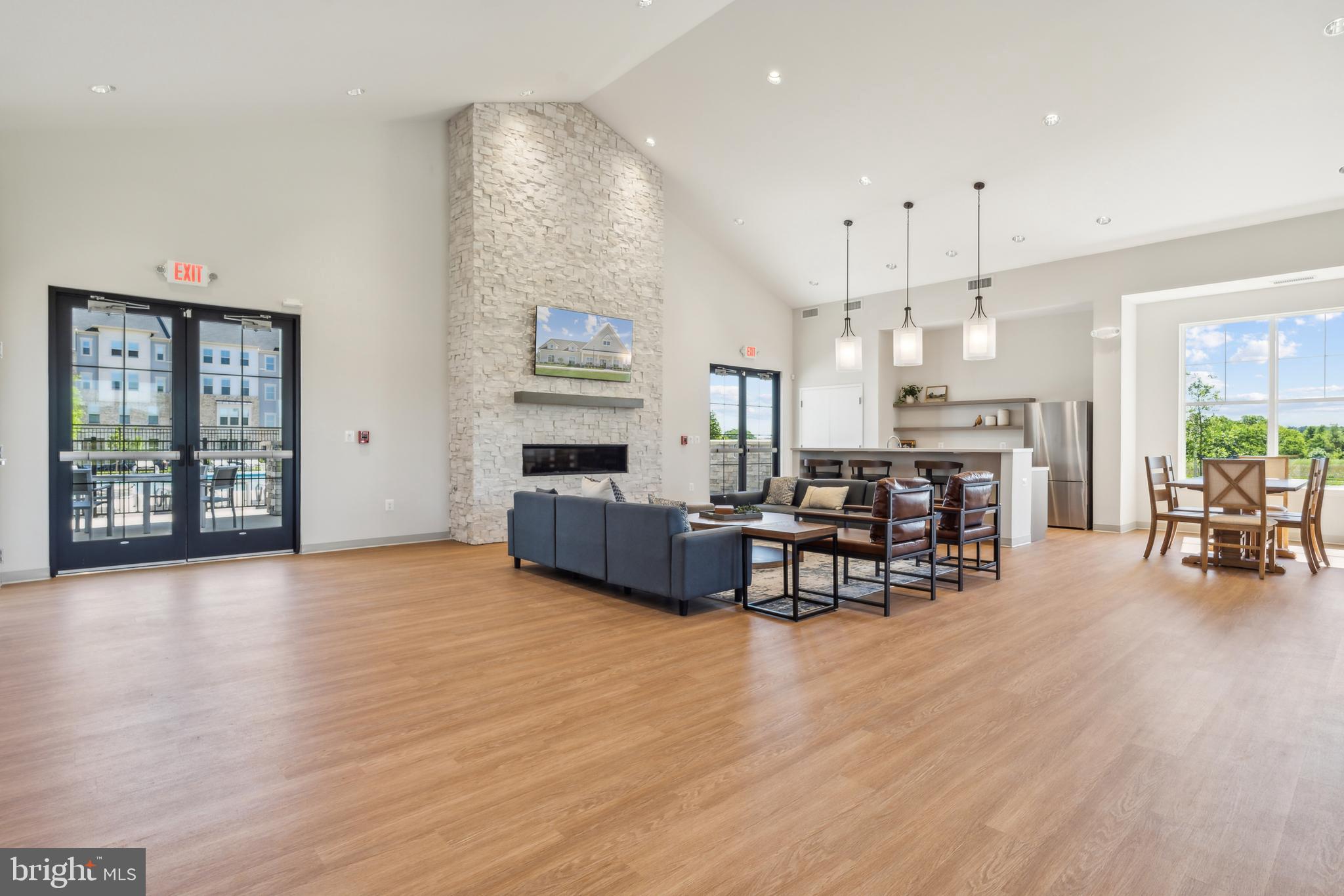 ARCOLA TOWN CENTER - Residential