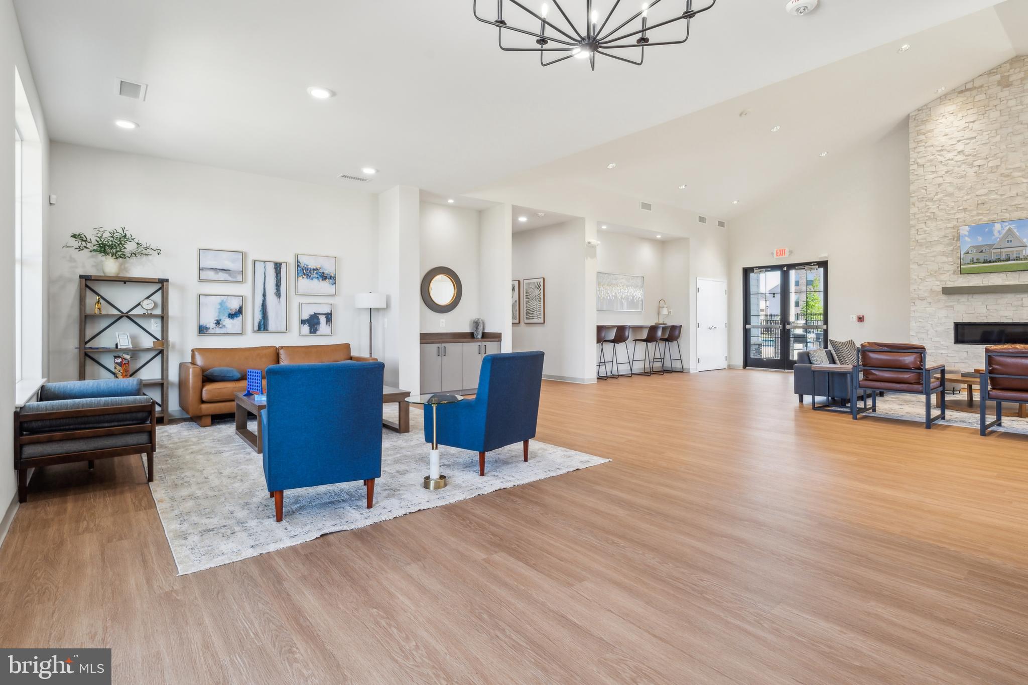 ARCOLA TOWN CENTER - Residential