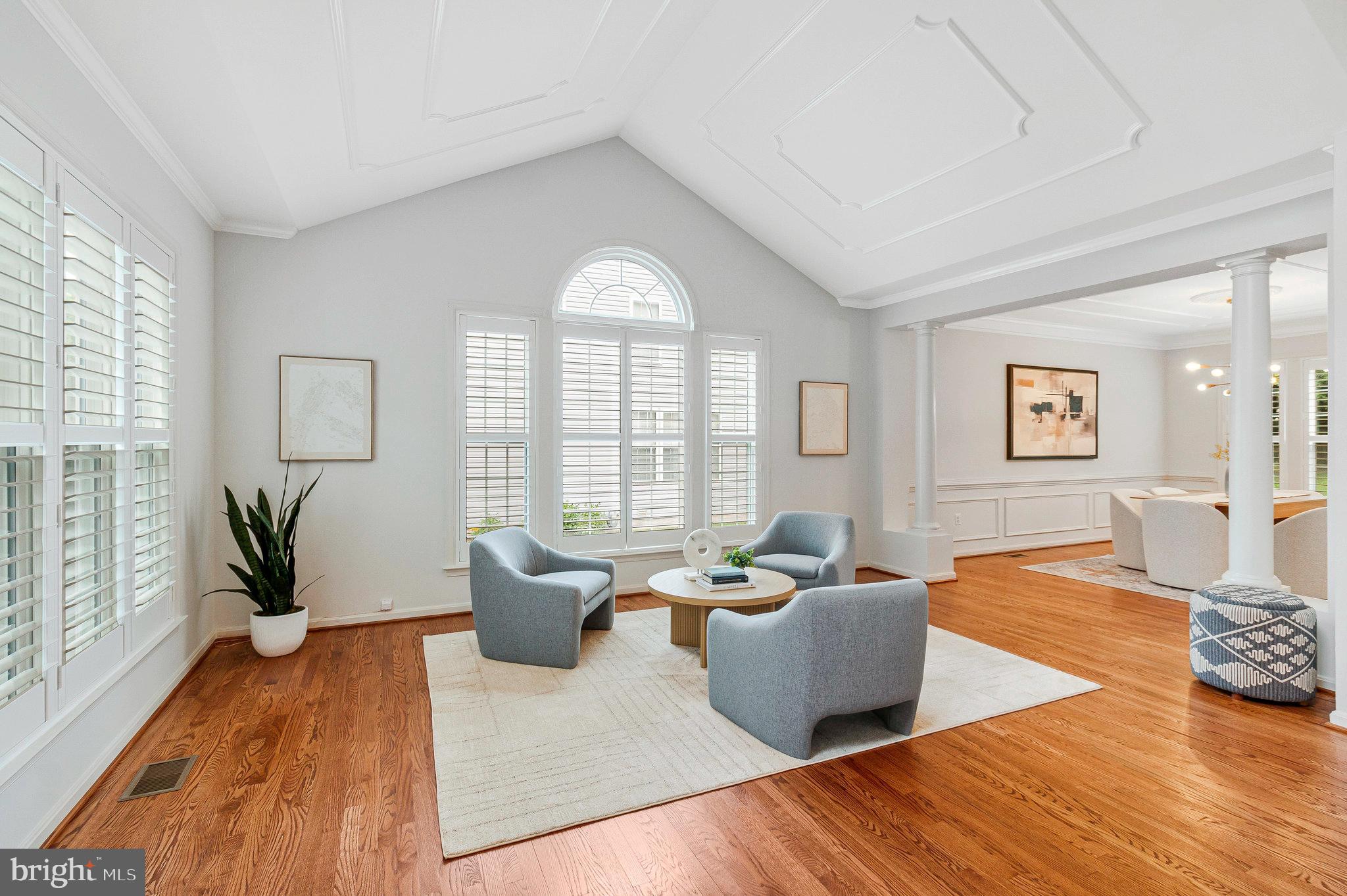 5811 VALLEY VIEW
