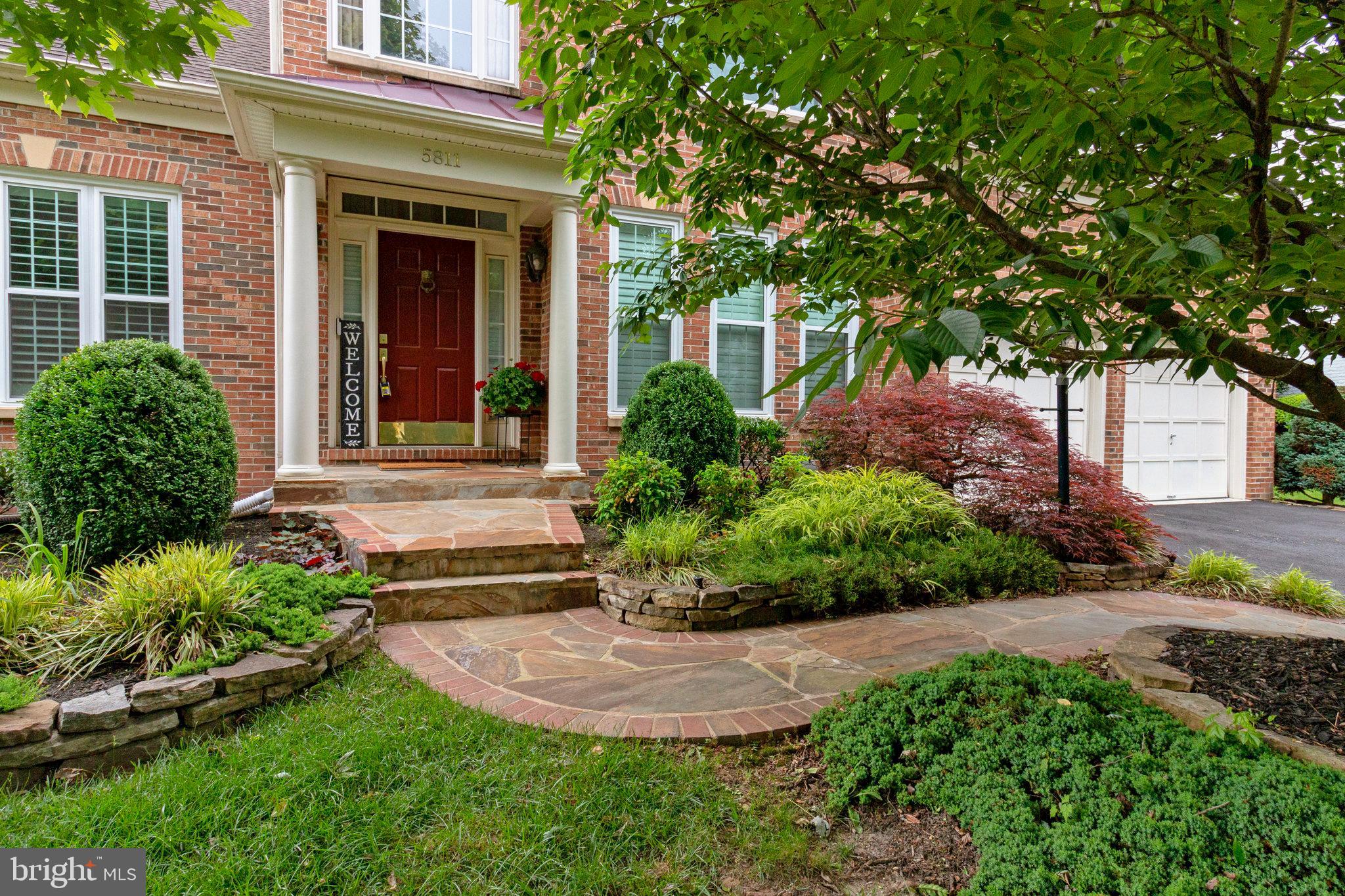 5811 VALLEY VIEW