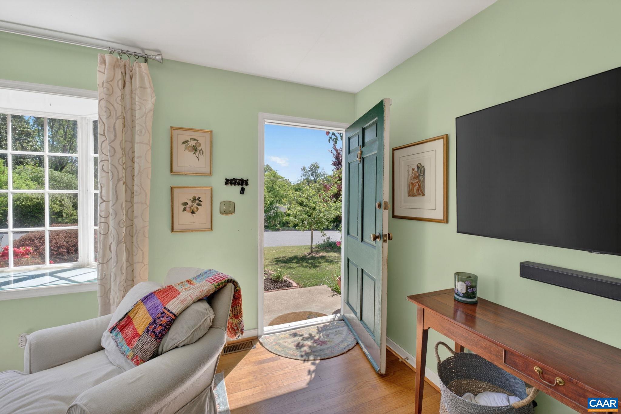 2519 COMMONWEALTH DR