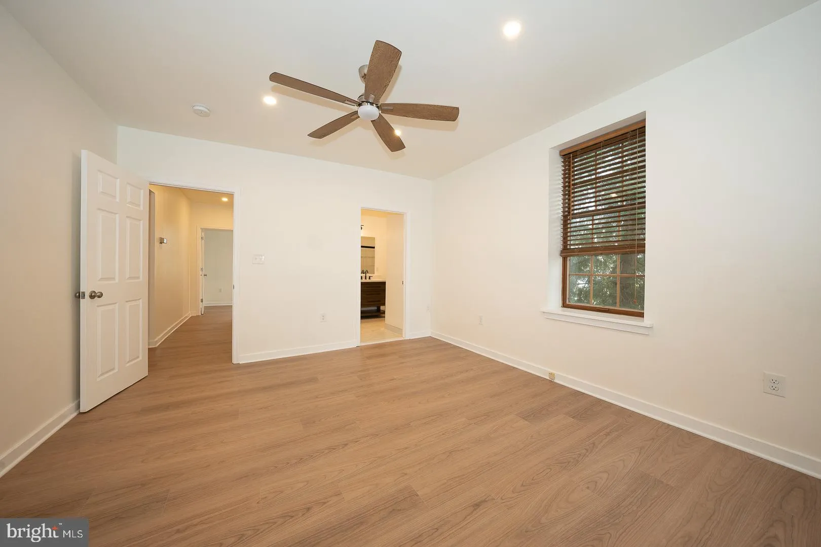 Devon, Pennsylvania 19333, United States, 2 Bedrooms Bedrooms, ,2 BathroomsBathrooms,Residential,Active,205609