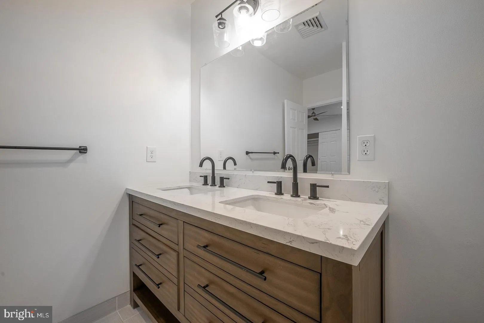 Devon, Pennsylvania 19333, United States, 2 Bedrooms Bedrooms, ,2 BathroomsBathrooms,Residential,Active,205609