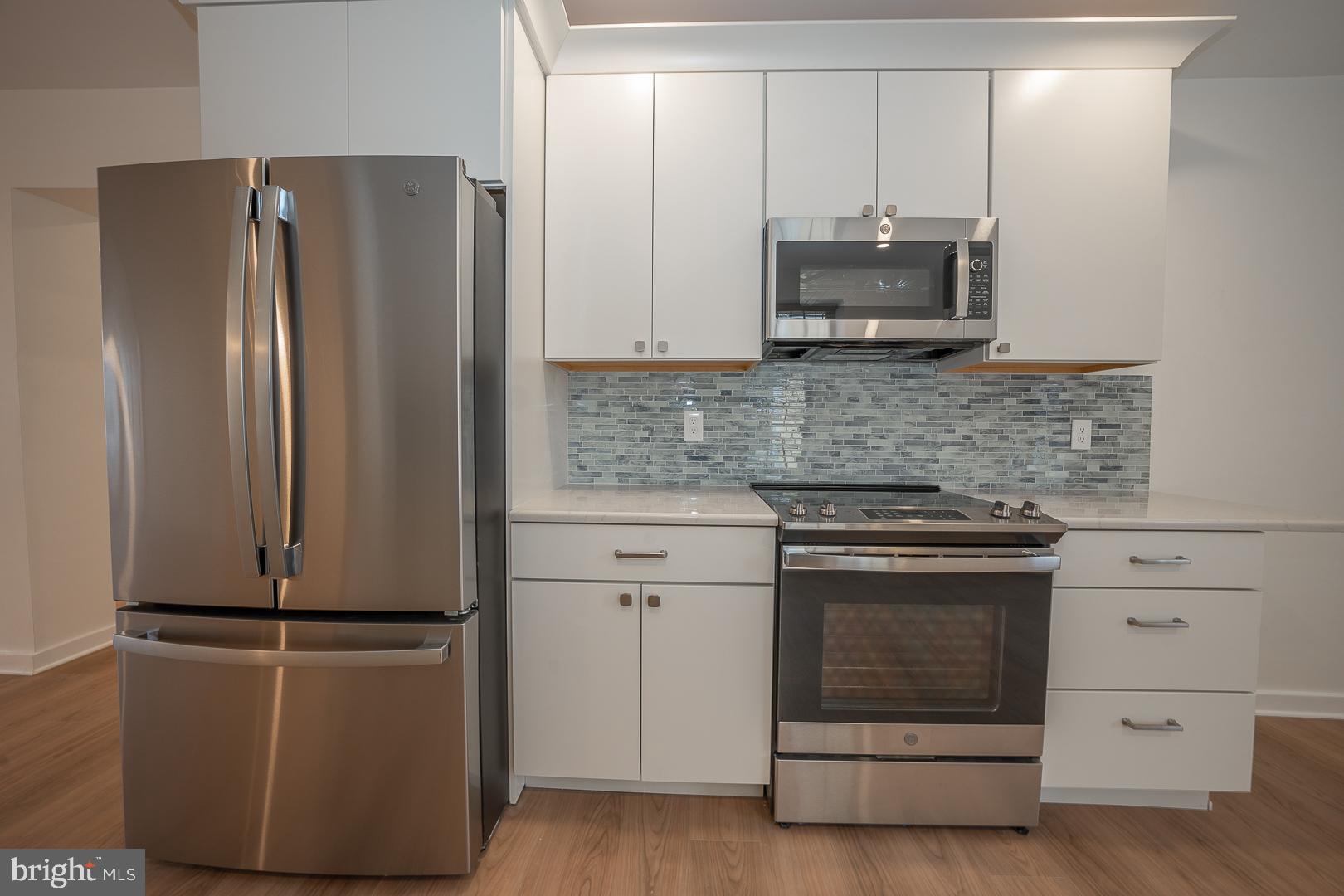 42 N WATERLOO ROAD 38