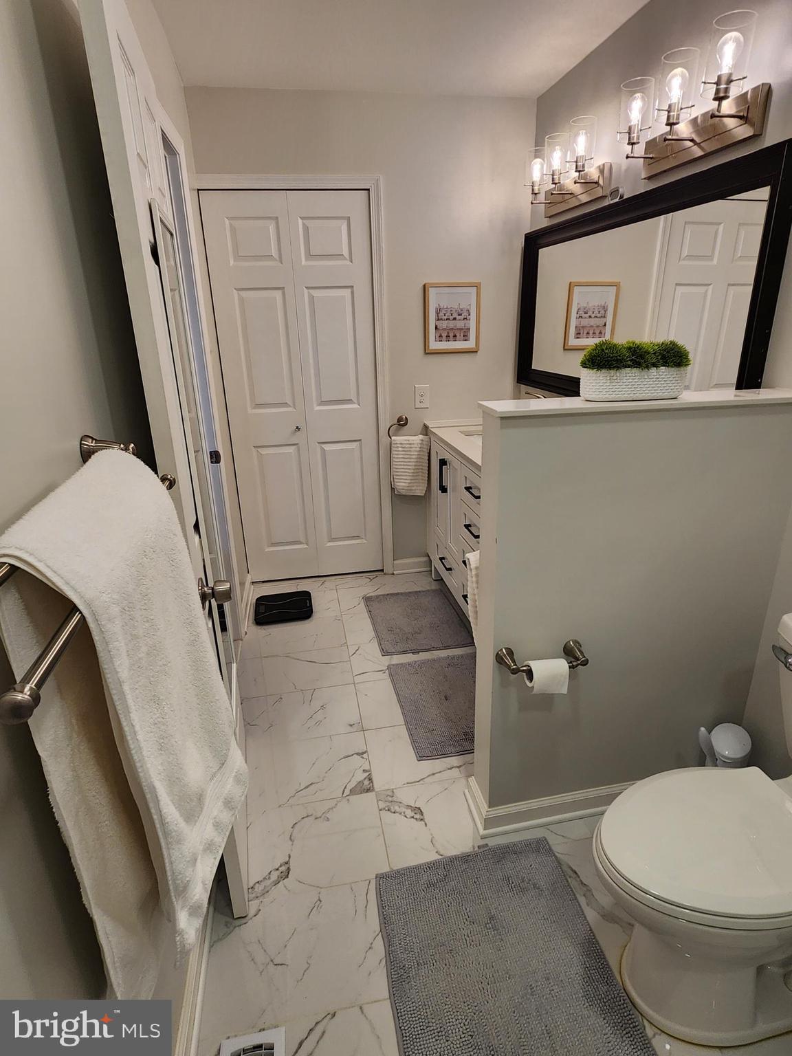 PINEDALE WOODS - Residential