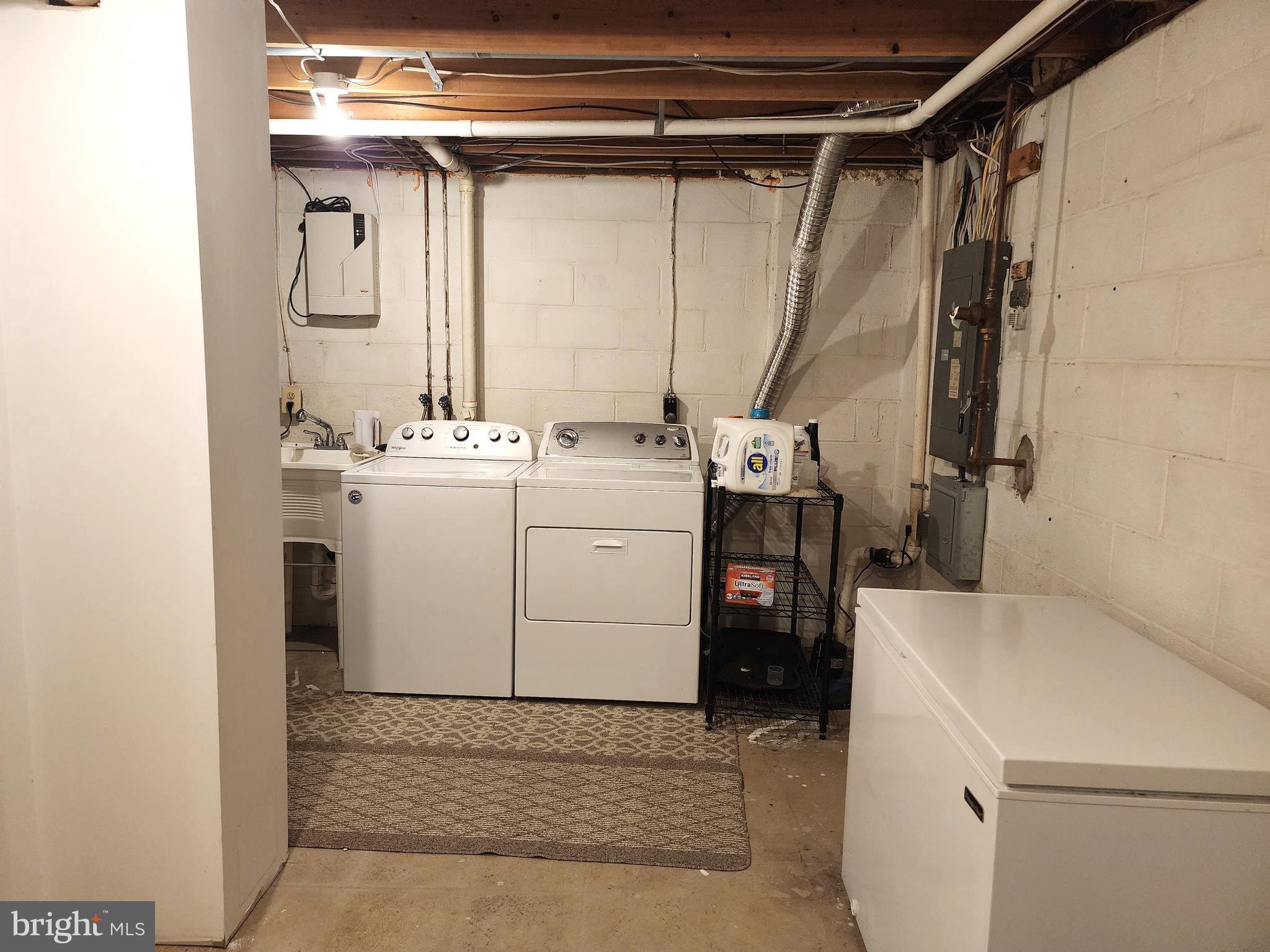 PINEDALE WOODS - Residential