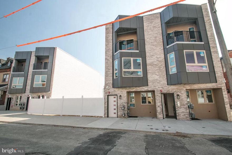 New construction and ready for immediate move-in is our massive 4 bed / 4 bath bi-level apartment unit located off 50th & Market at 15 N Farson. This unit features top-tier modern finishes, which include MSI quartz countertops, stainless steel appliances (microwave, oven, hood-vent, fridge, dishwasher), stacked in-unit washer/dryer, hardwood flooring, and so much more. Do not hesitate and schedule a tour today before this unit is gone! Simply request more information, and we will send you a direct appointment link